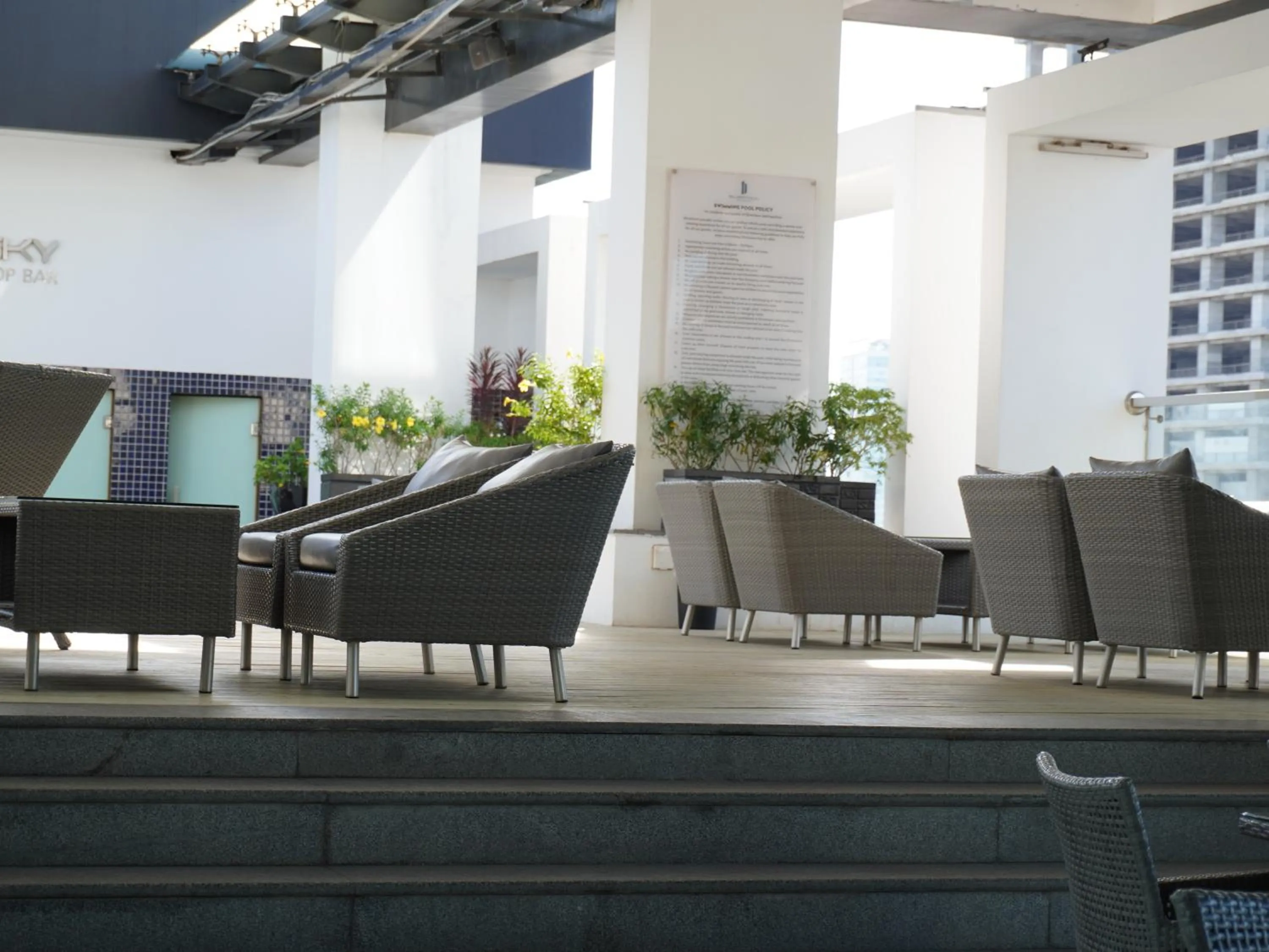 Restaurant/places to eat in Naki Suites @ Silvertown