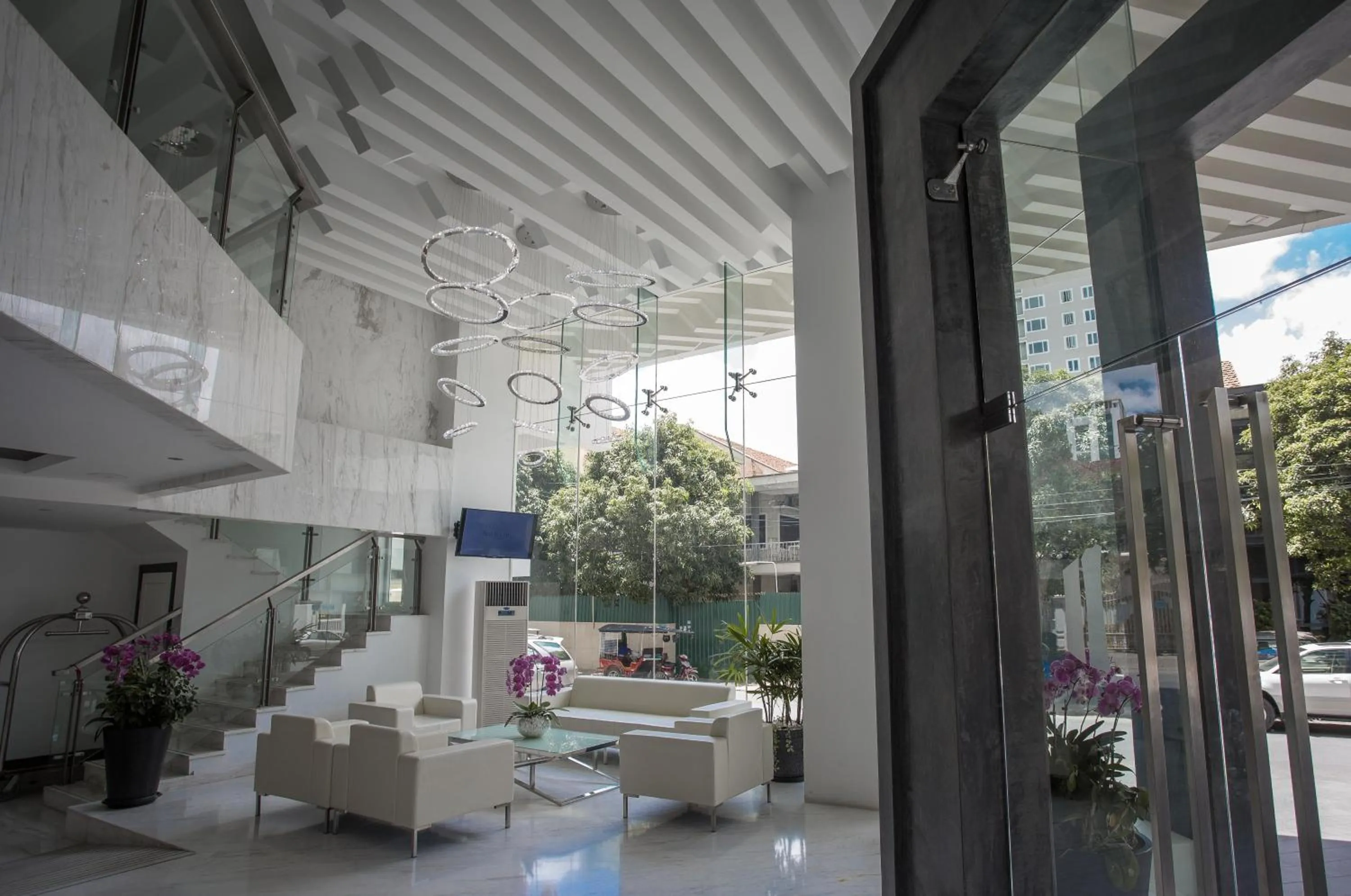 Lobby or reception in Naki Suites @ Silvertown