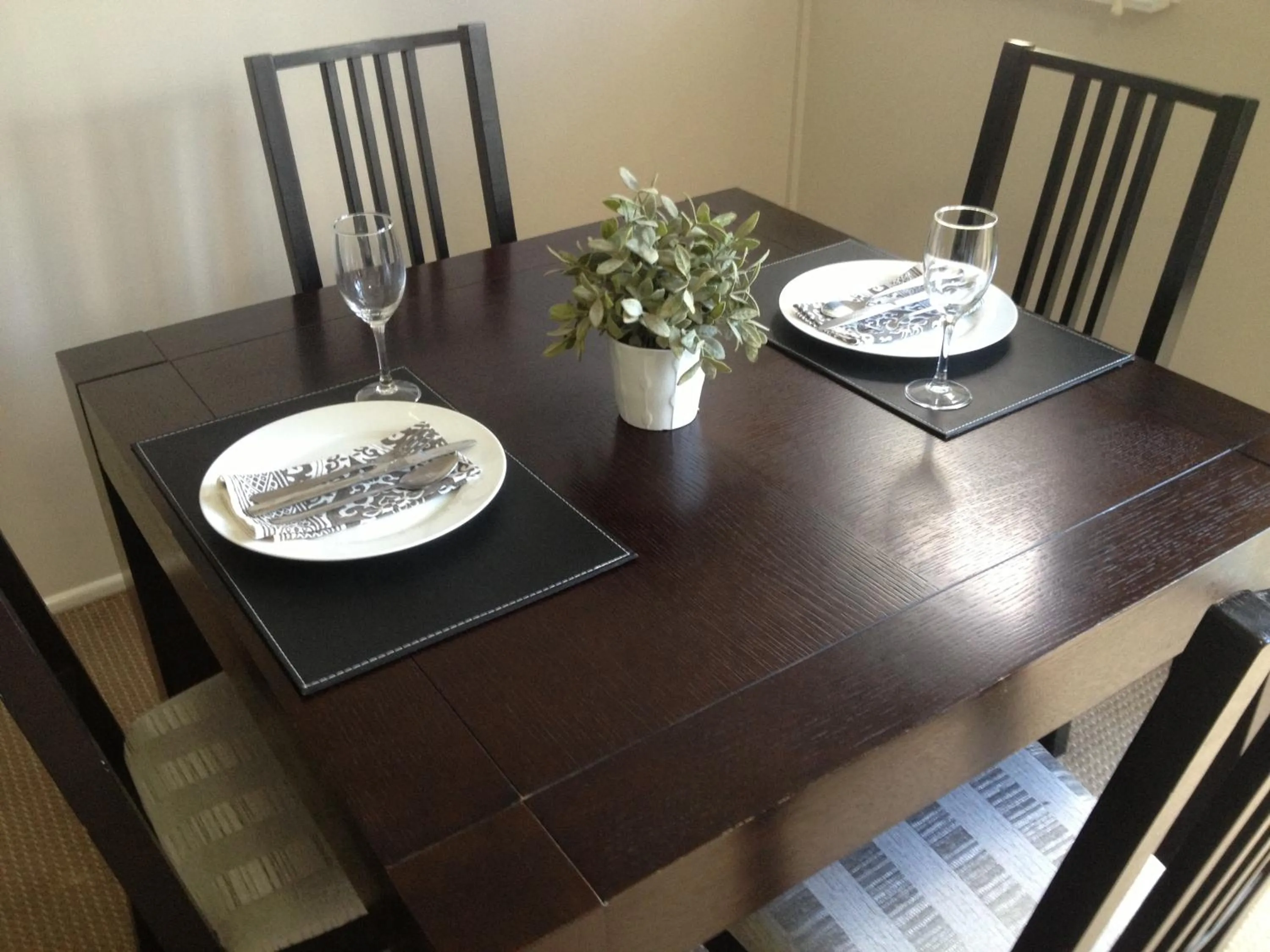 Dining area in Jacaranda House Garden Suite