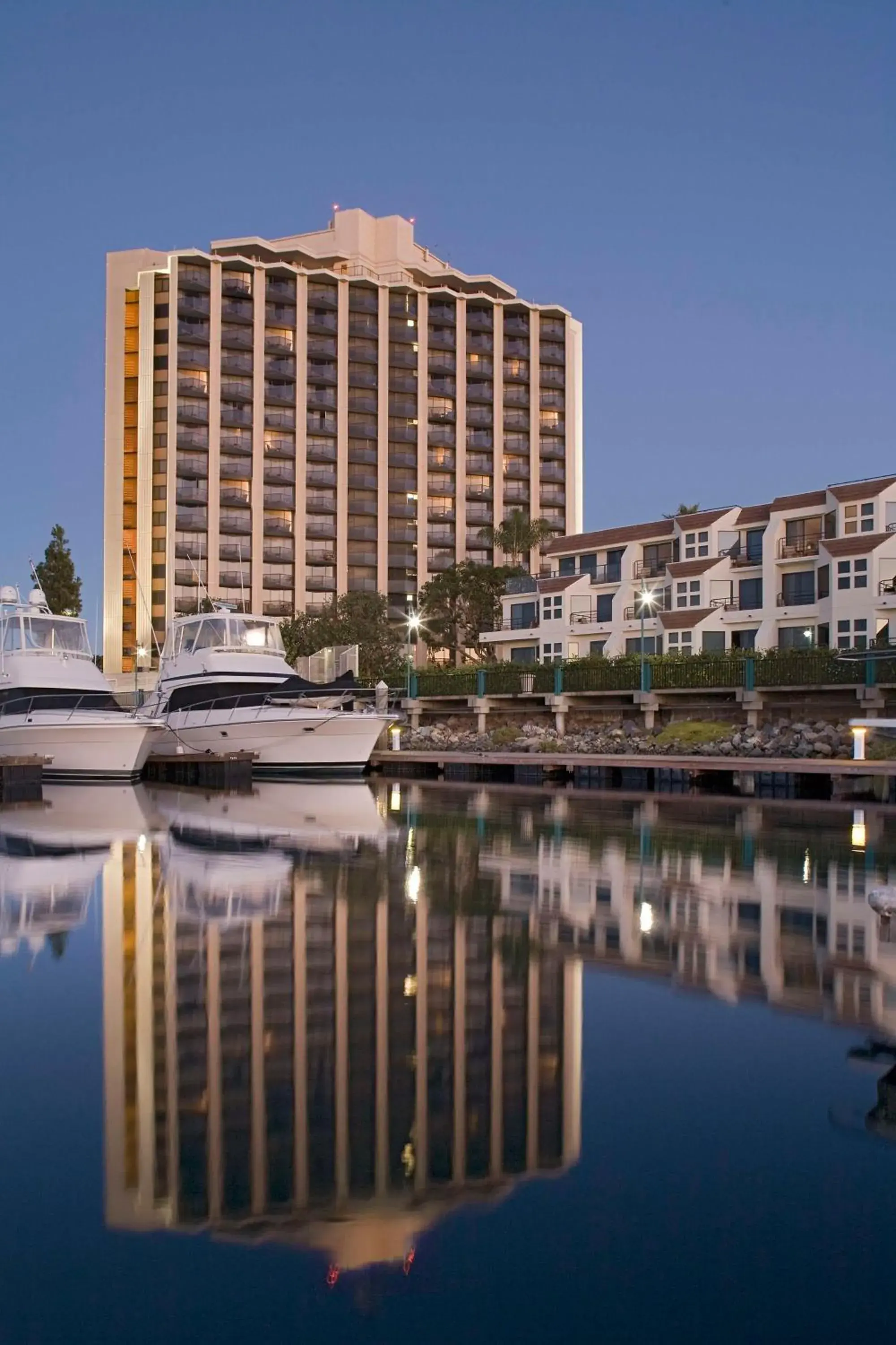 Property building in Hyatt Regency Mission Bay Spa and Marina Property building in Hyatt Regency Mission Bay Spa and Marina