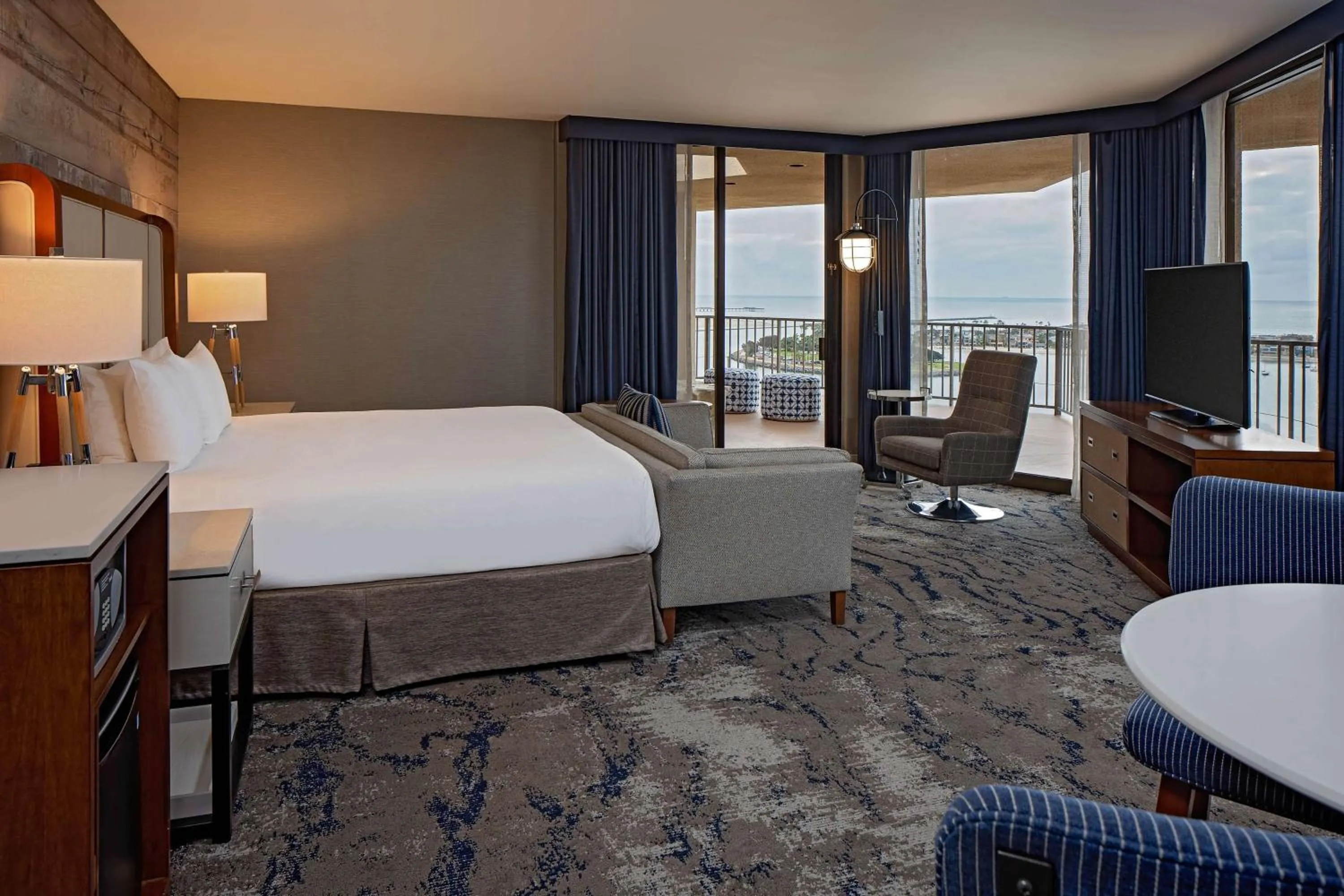 Bedroom, Bed in Hyatt Regency Mission Bay Spa and Marina