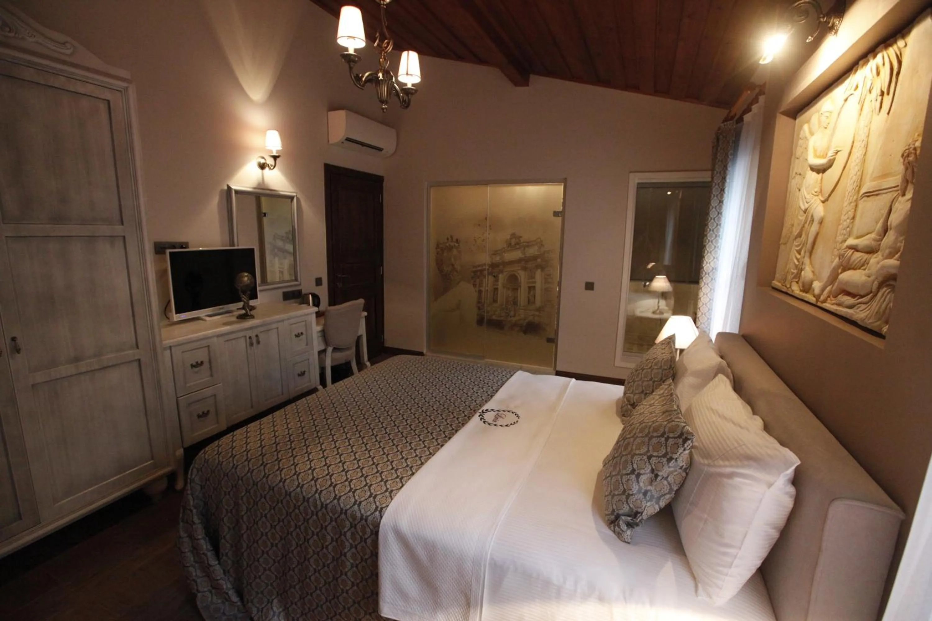 Photo of the whole room, Bed in Livia Hotel Ephesus