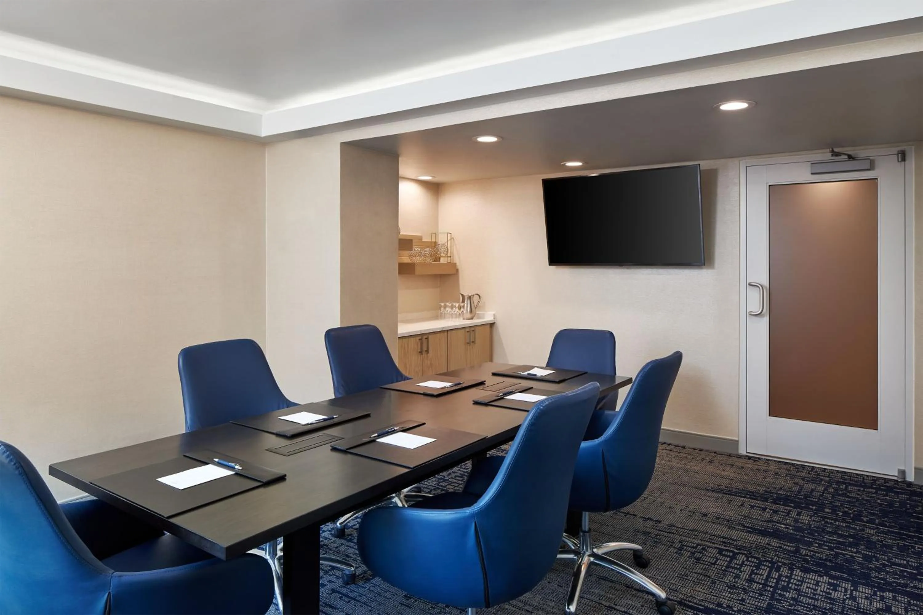 Restaurant/places to eat in Sheraton Richmond Airport Hotel