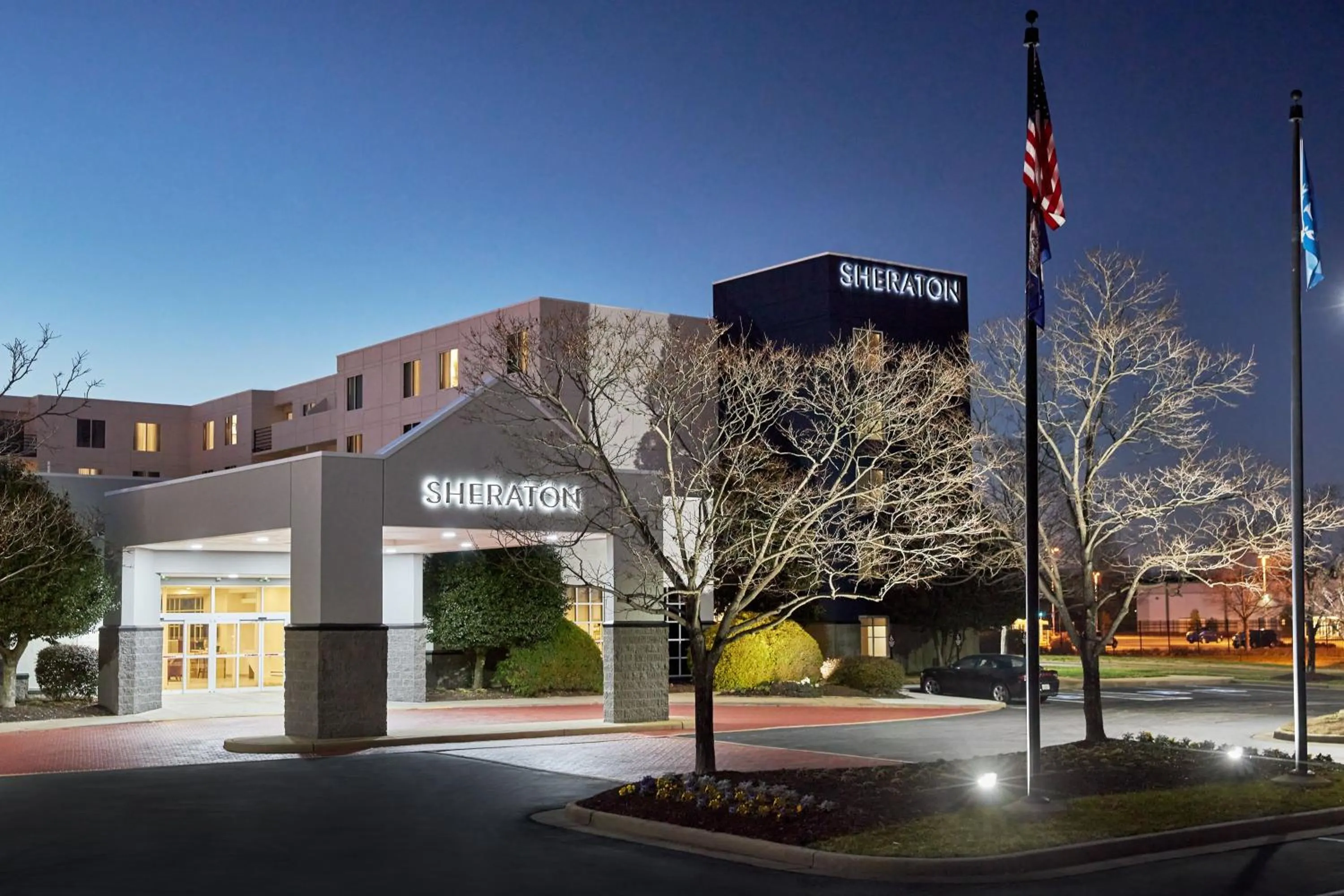 Property building in Sheraton Richmond Airport Hotel