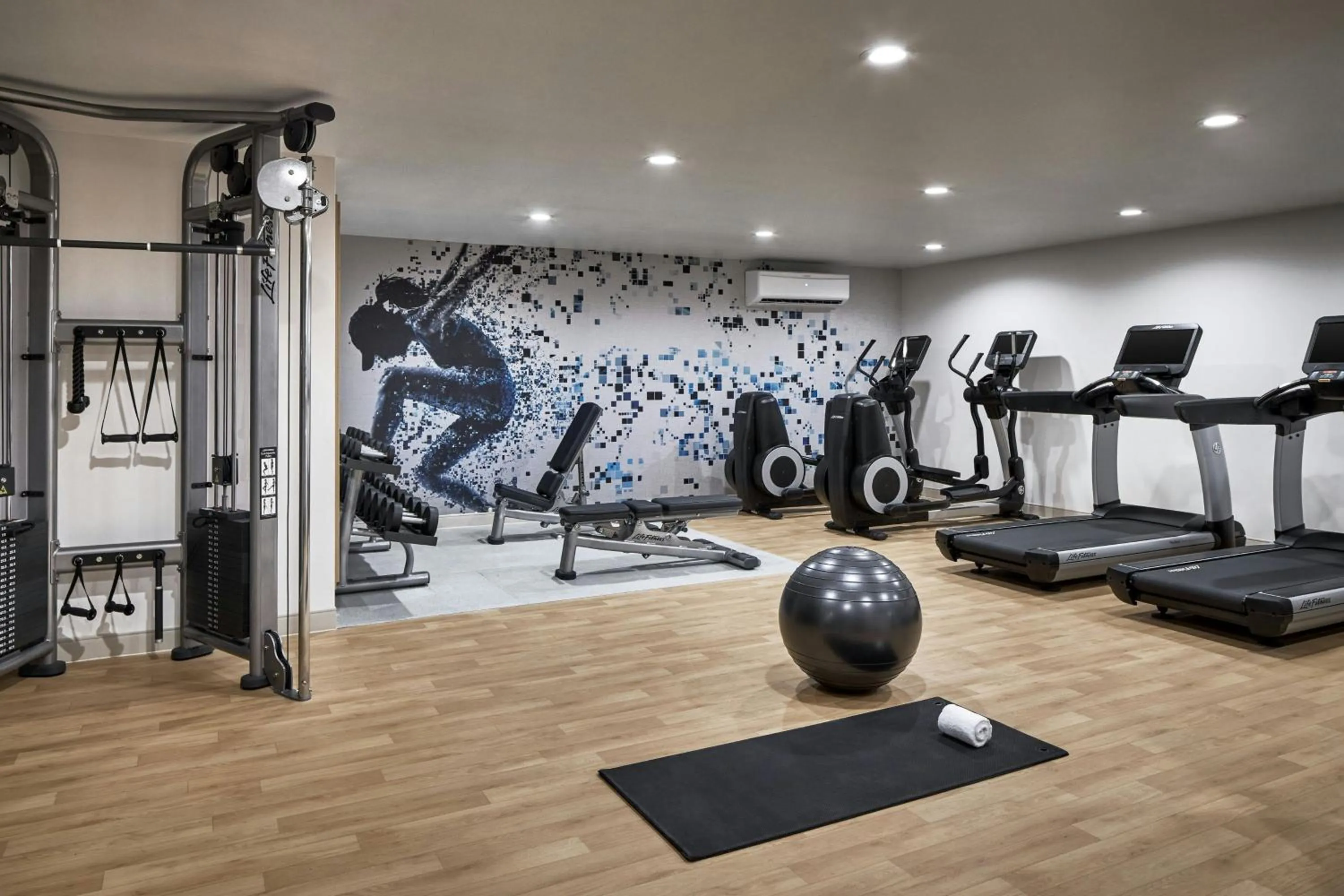 Fitness centre/facilities in Sheraton Richmond Airport Hotel