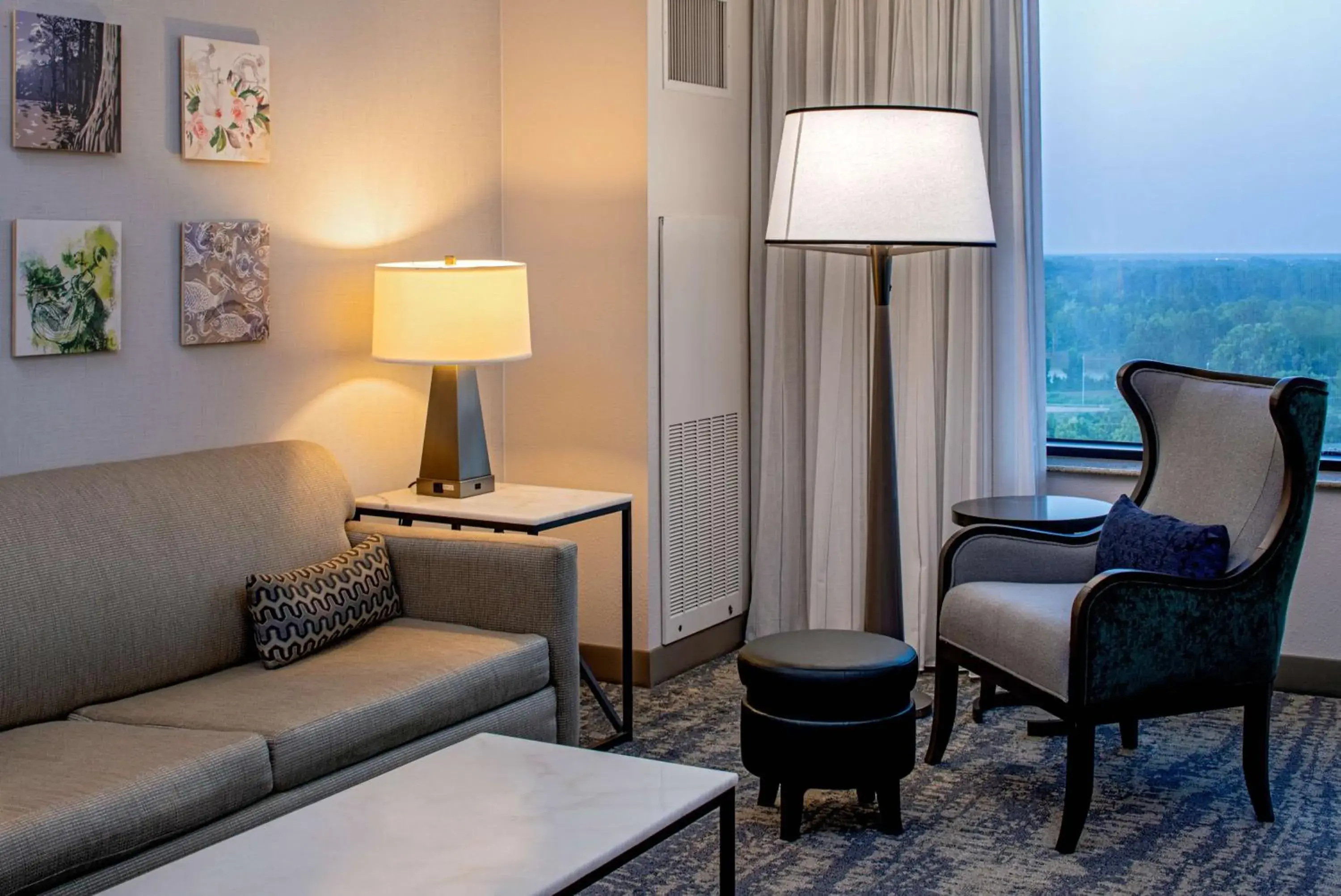 Living room in Hilton Shreveport Living room in Hilton Shreveport