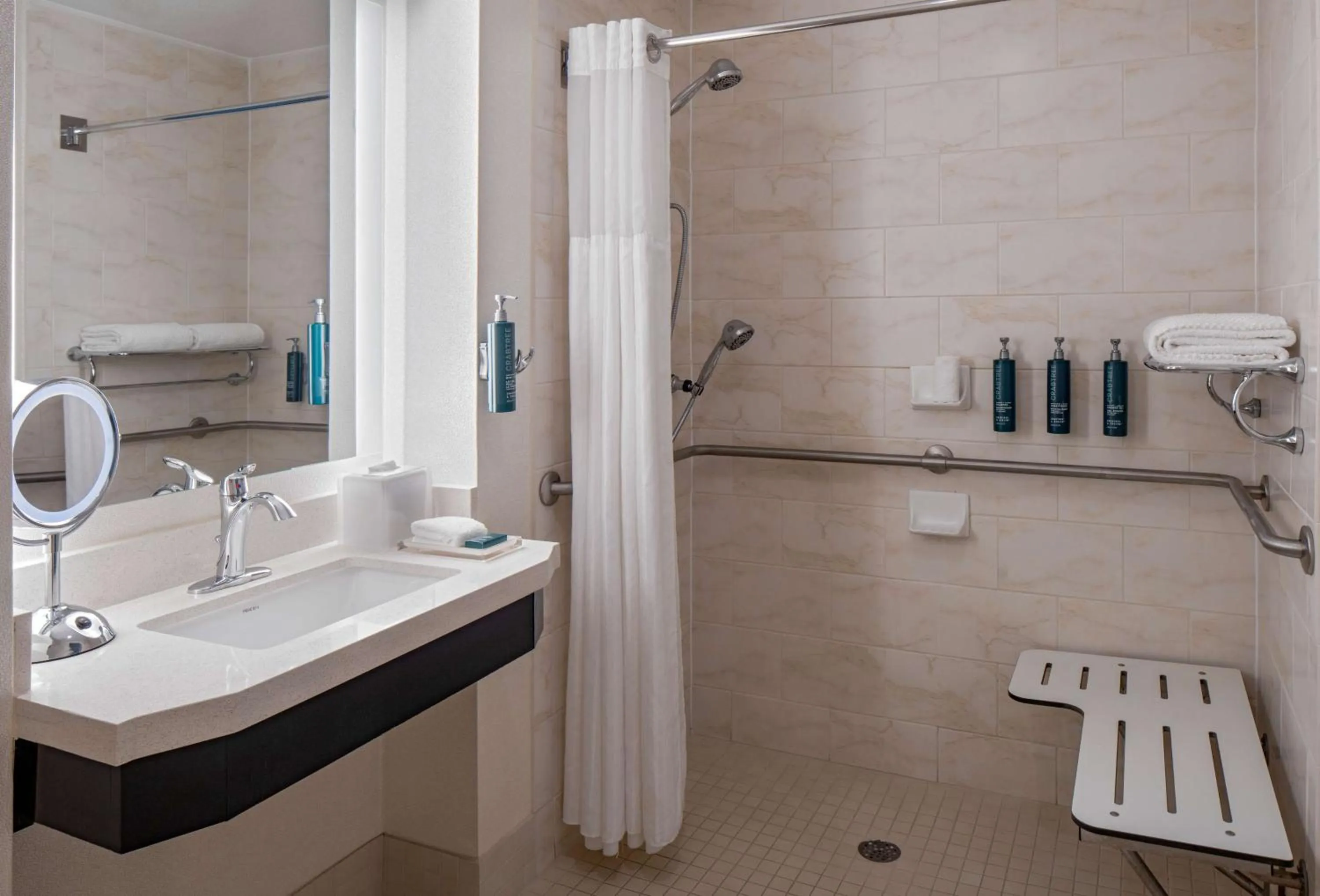 Bathroom in Hilton Shreveport