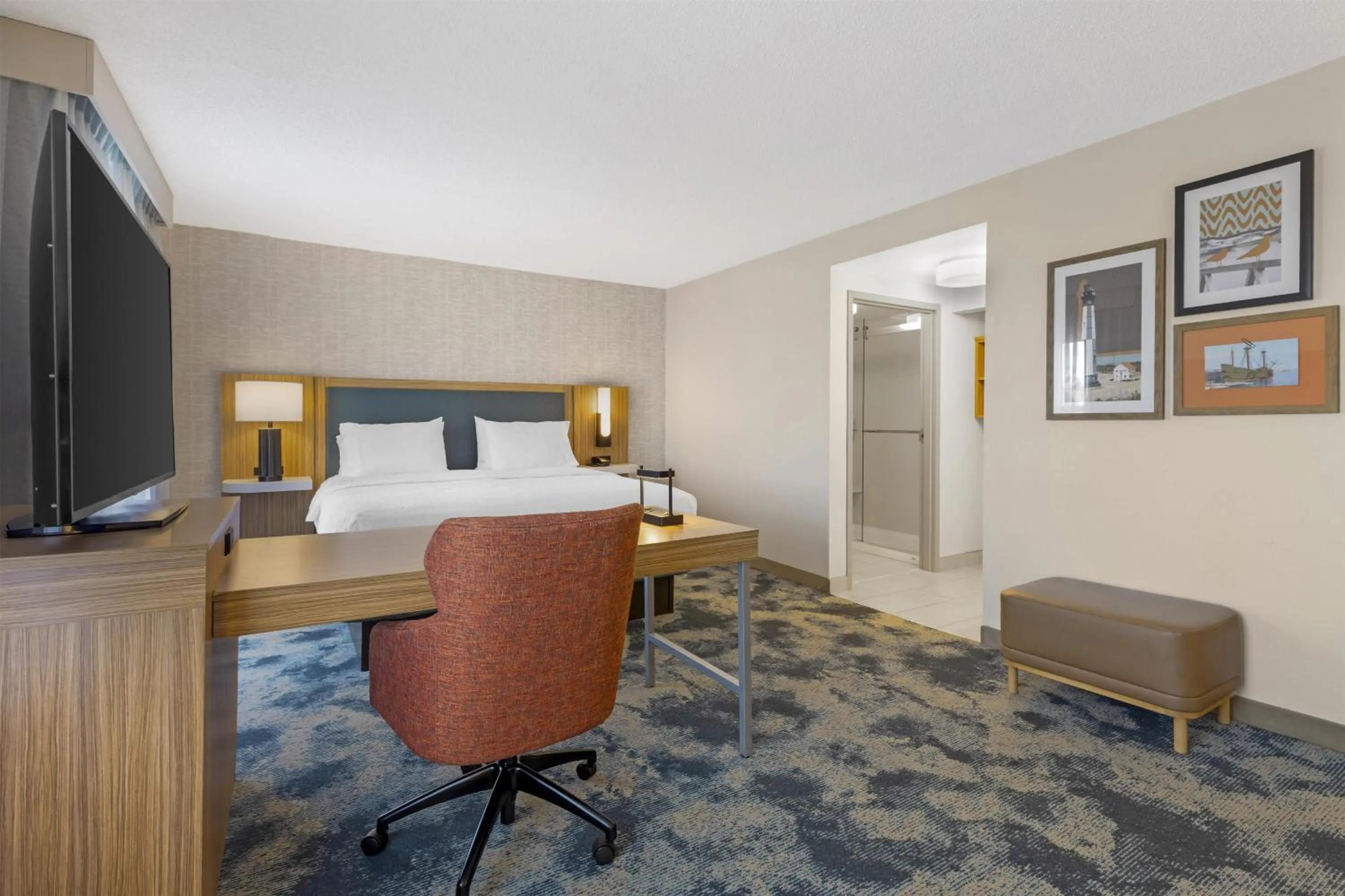 Bedroom, Bed in Hampton Inn & Suites by Hilton Plymouth