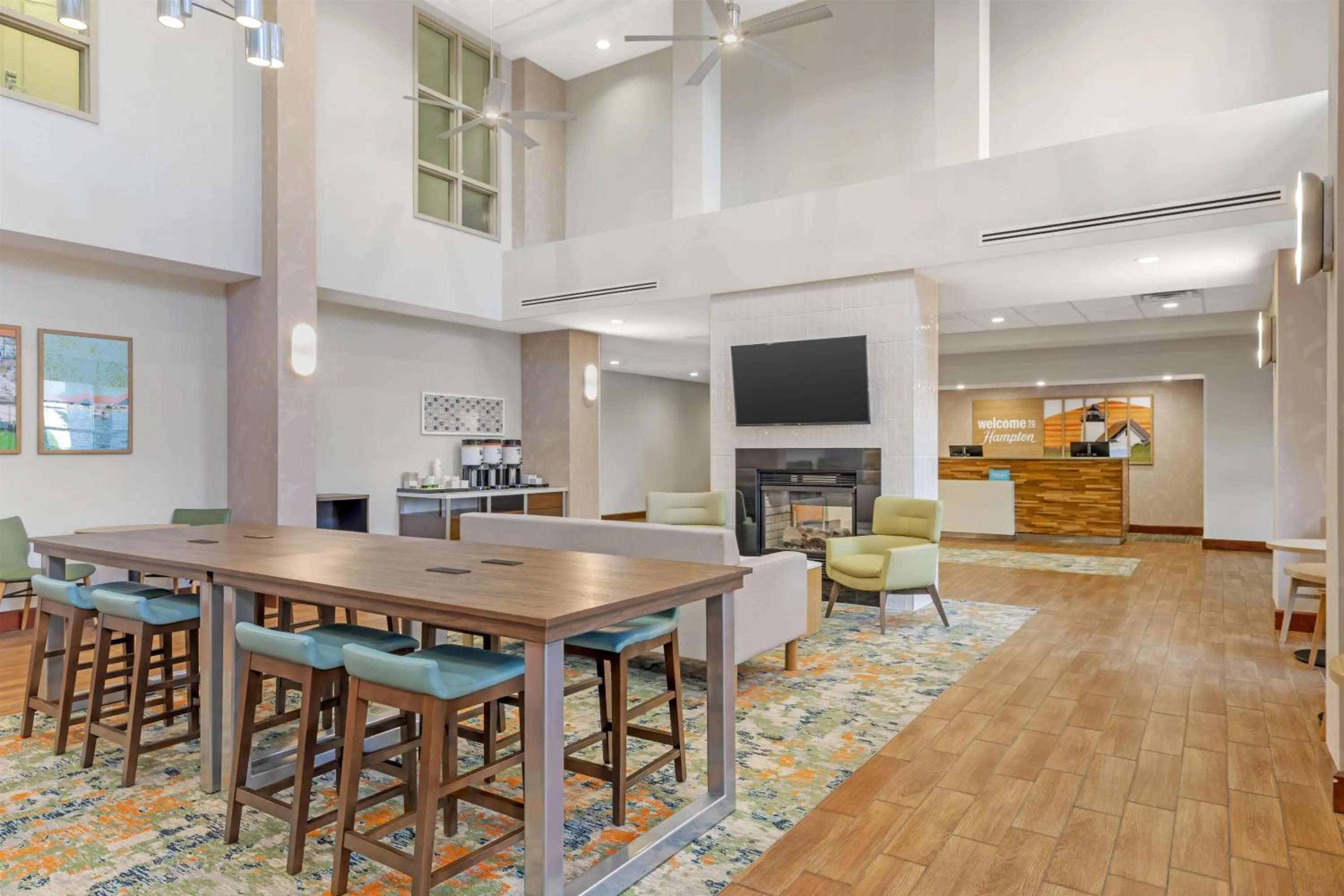 Lobby or reception in Hampton Inn & Suites by Hilton Plymouth