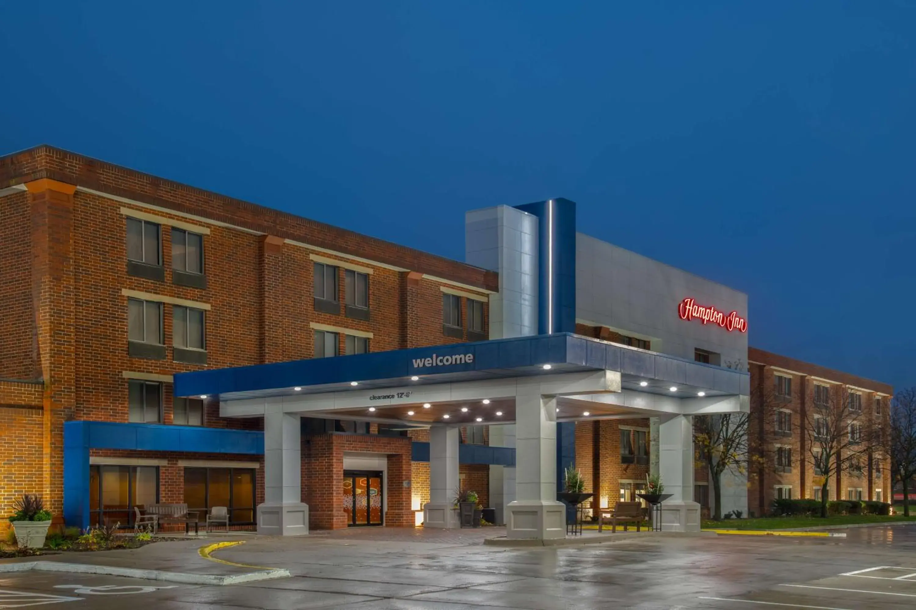 Property building in Hampton Inn West Des Moines Lake Drive Property building in Hampton Inn West Des Moines Lake Drive