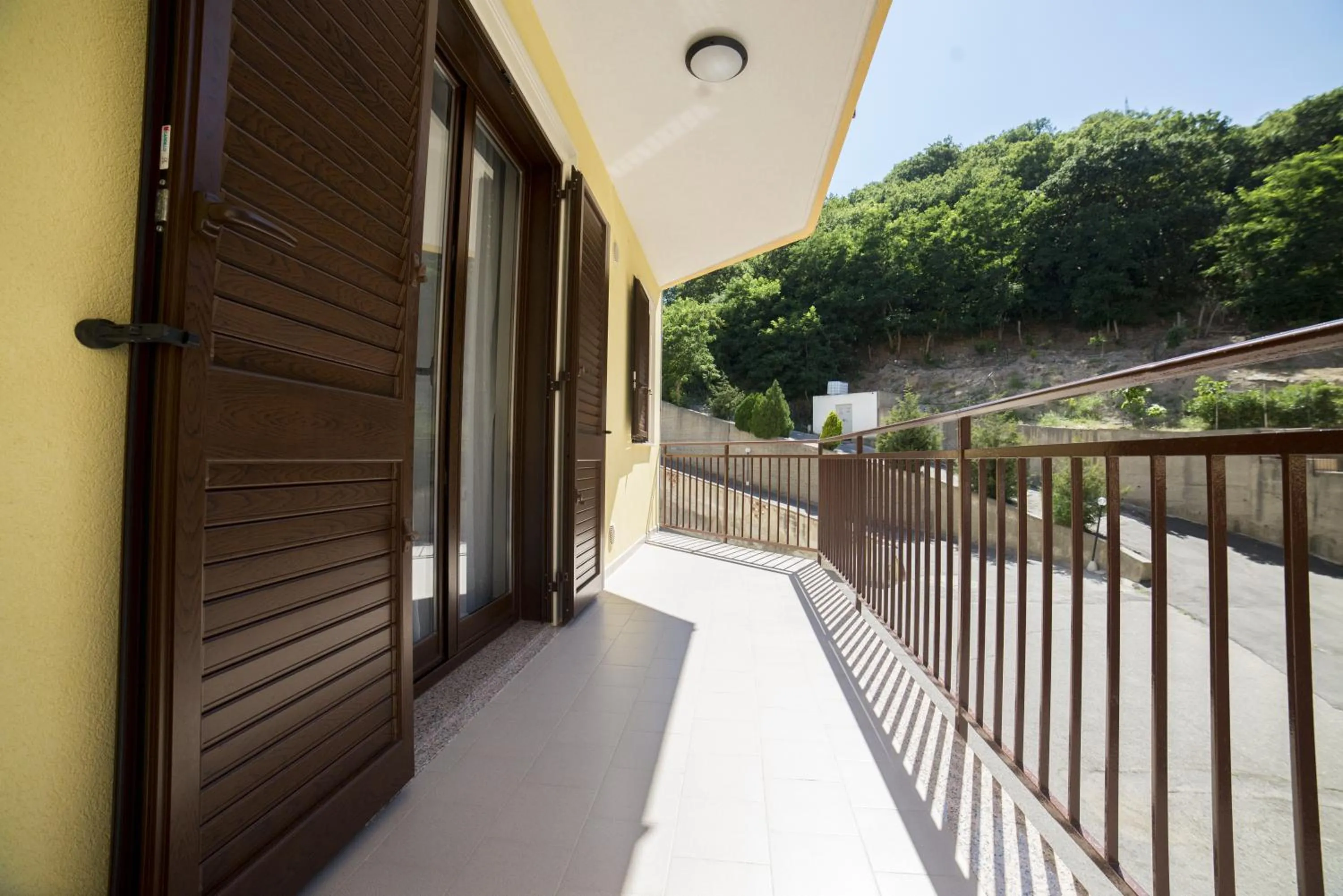 Communal kitchen in Sikania Casa Diamond
