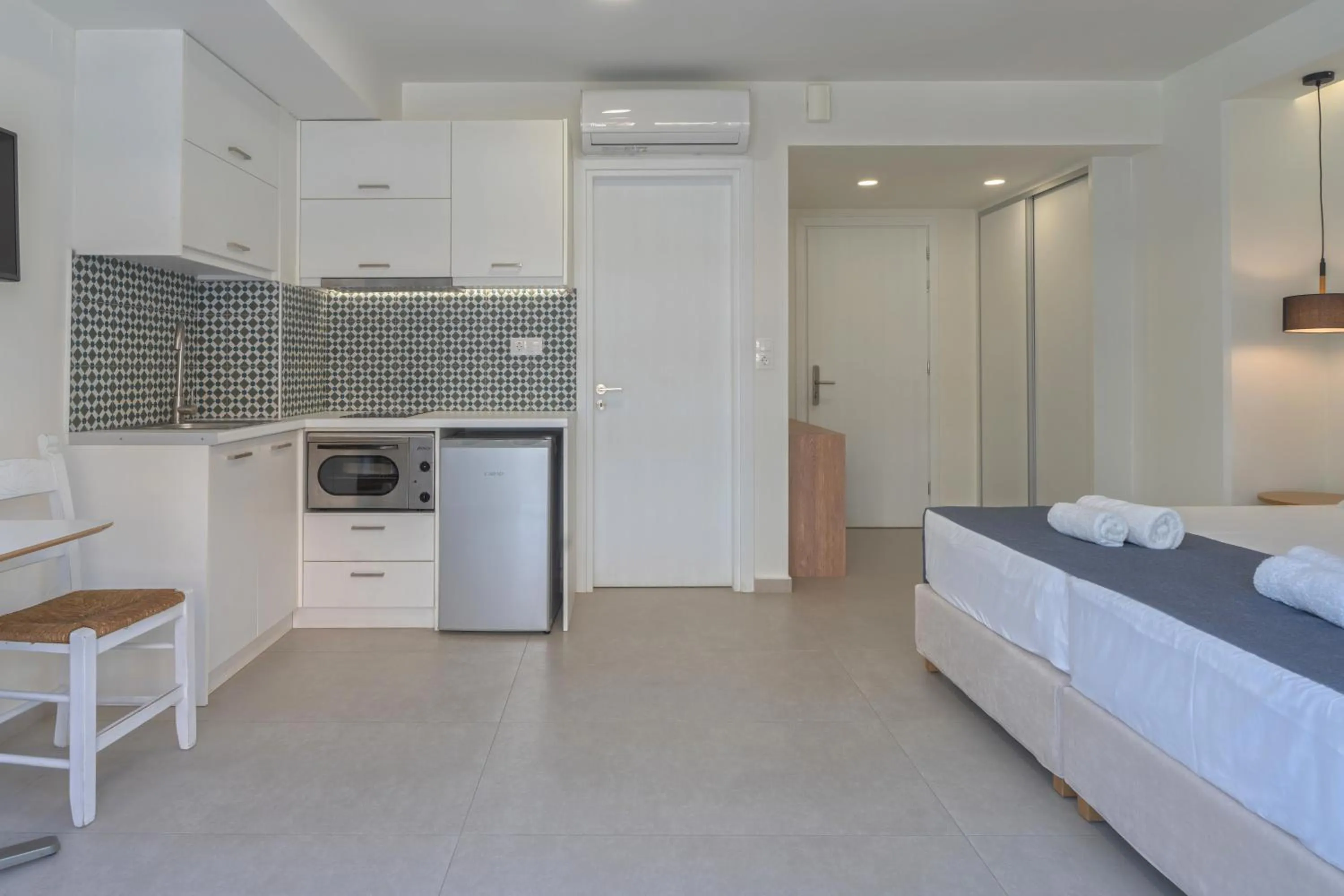 Meltemi Coast Suites