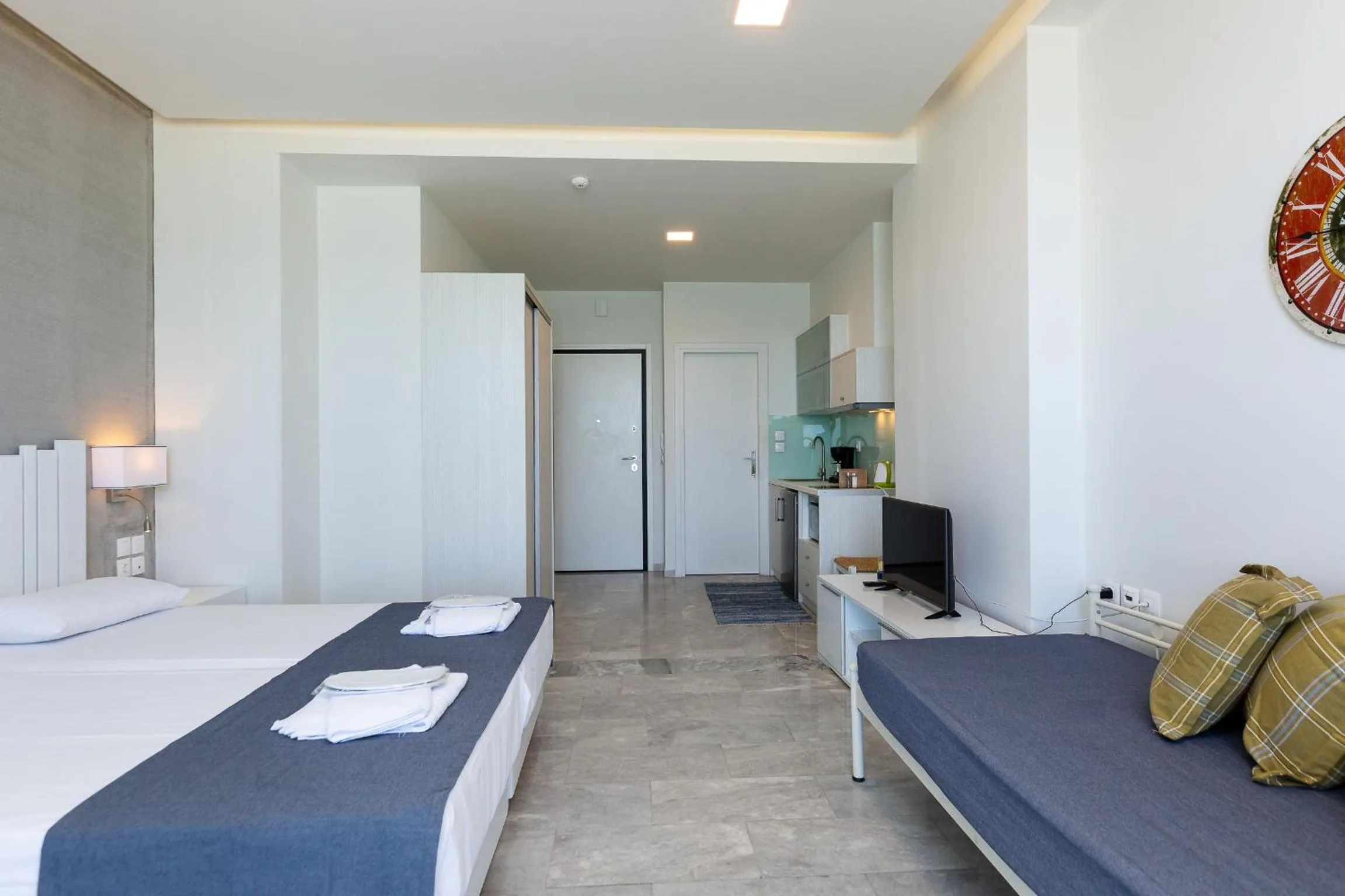 Living room, Bed in Meltemi Coast Suites