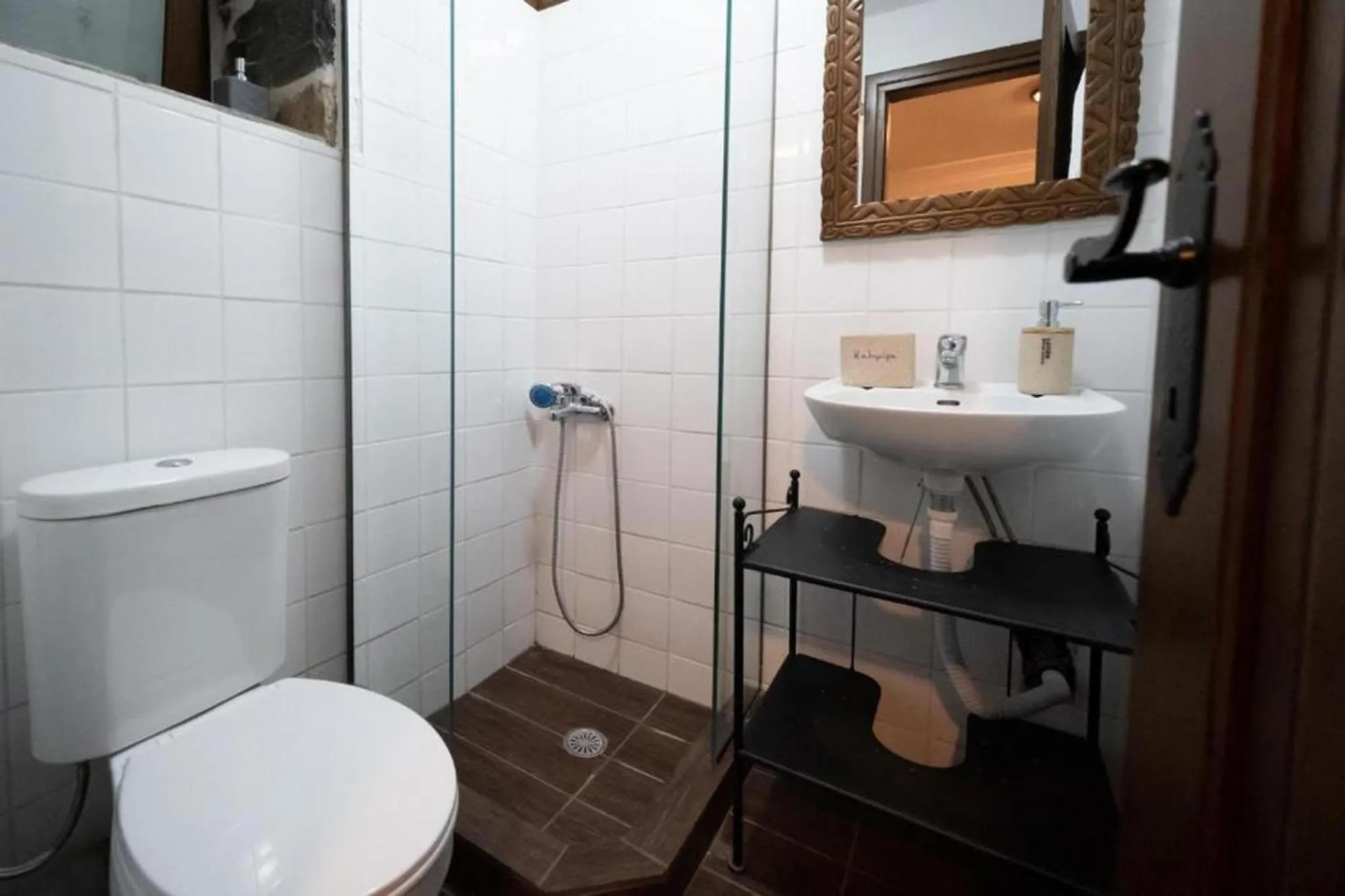 Bathroom in Archontiko Michael Pelion