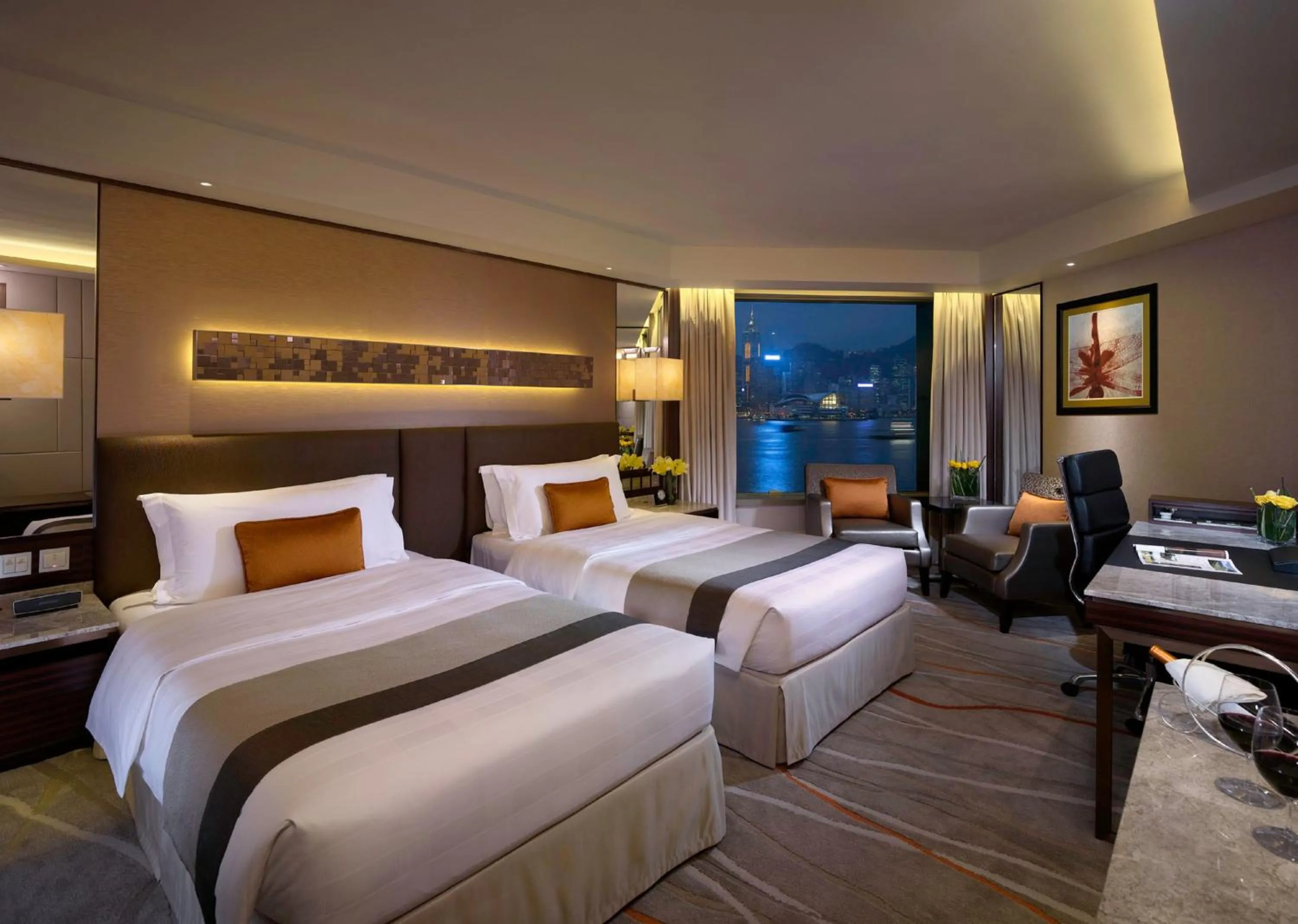 Photo of the whole room, Bed in InterContinental Grand Stanford Hong Kong by IHG