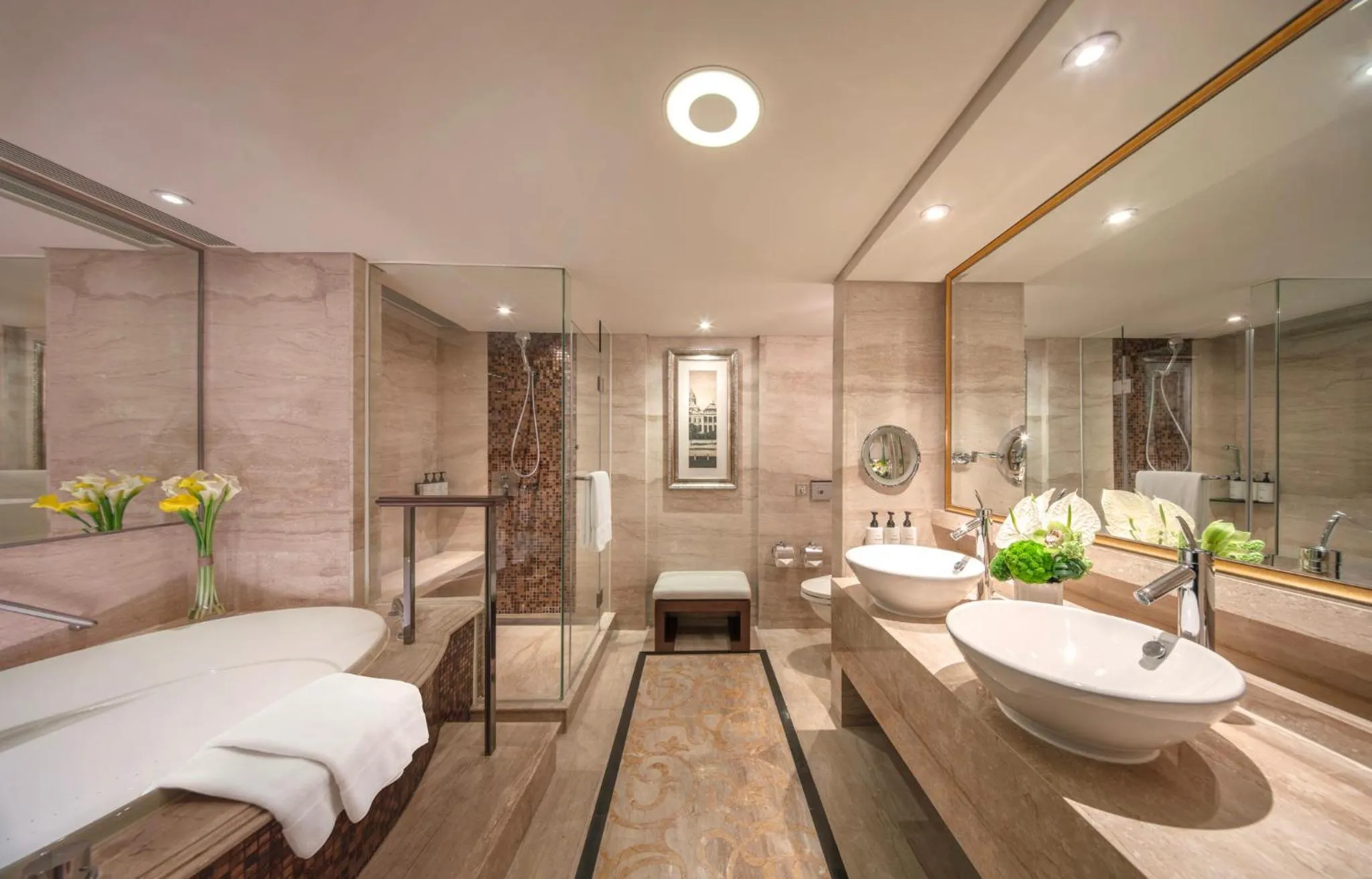 Photo of the whole room in InterContinental Grand Stanford Hong Kong by IHG