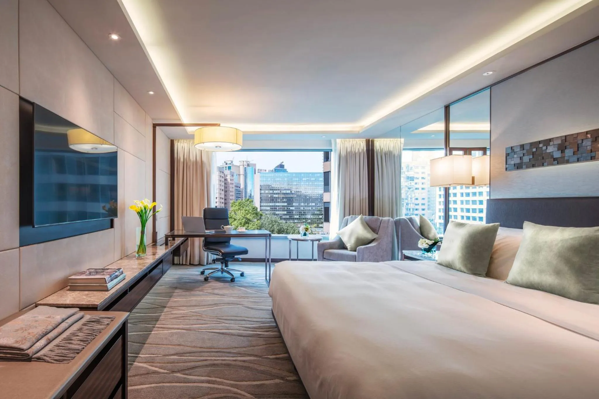 Photo of the whole room, Bed in InterContinental Grand Stanford Hong Kong by IHG