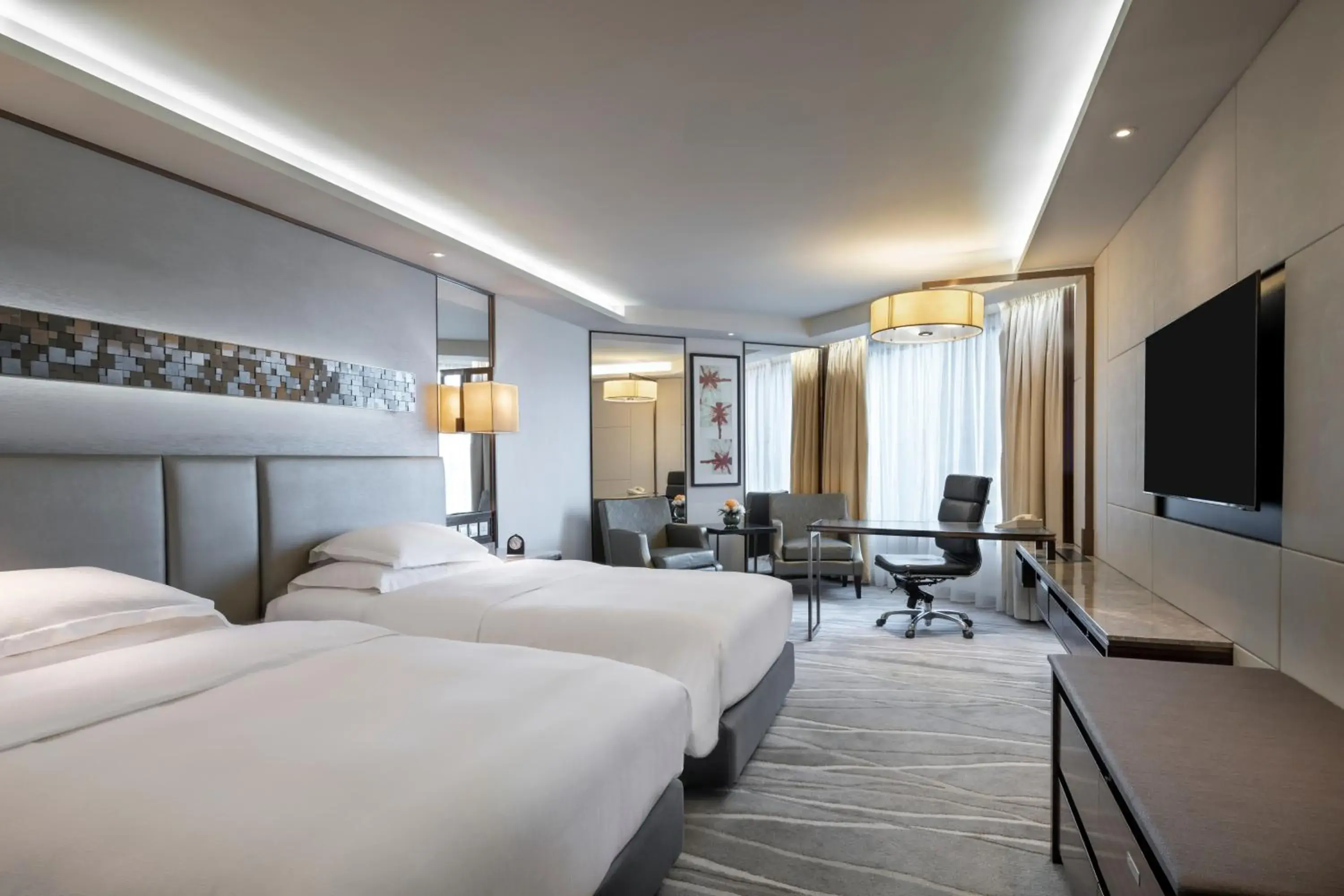 Guests, Bed in InterContinental Grand Stanford Hong Kong by IHG Guests, Bed in InterContinental Grand Stanford Hong Kong by IHG