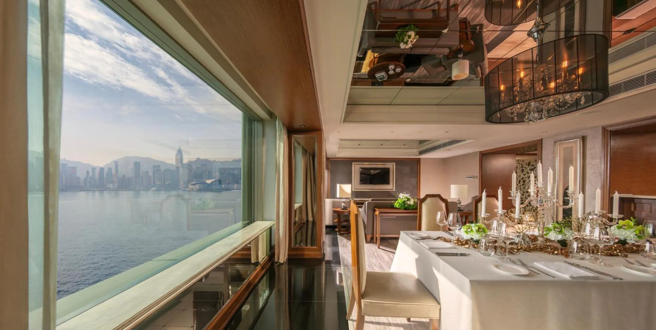 Photo of the whole room in InterContinental Grand Stanford Hong Kong by IHG