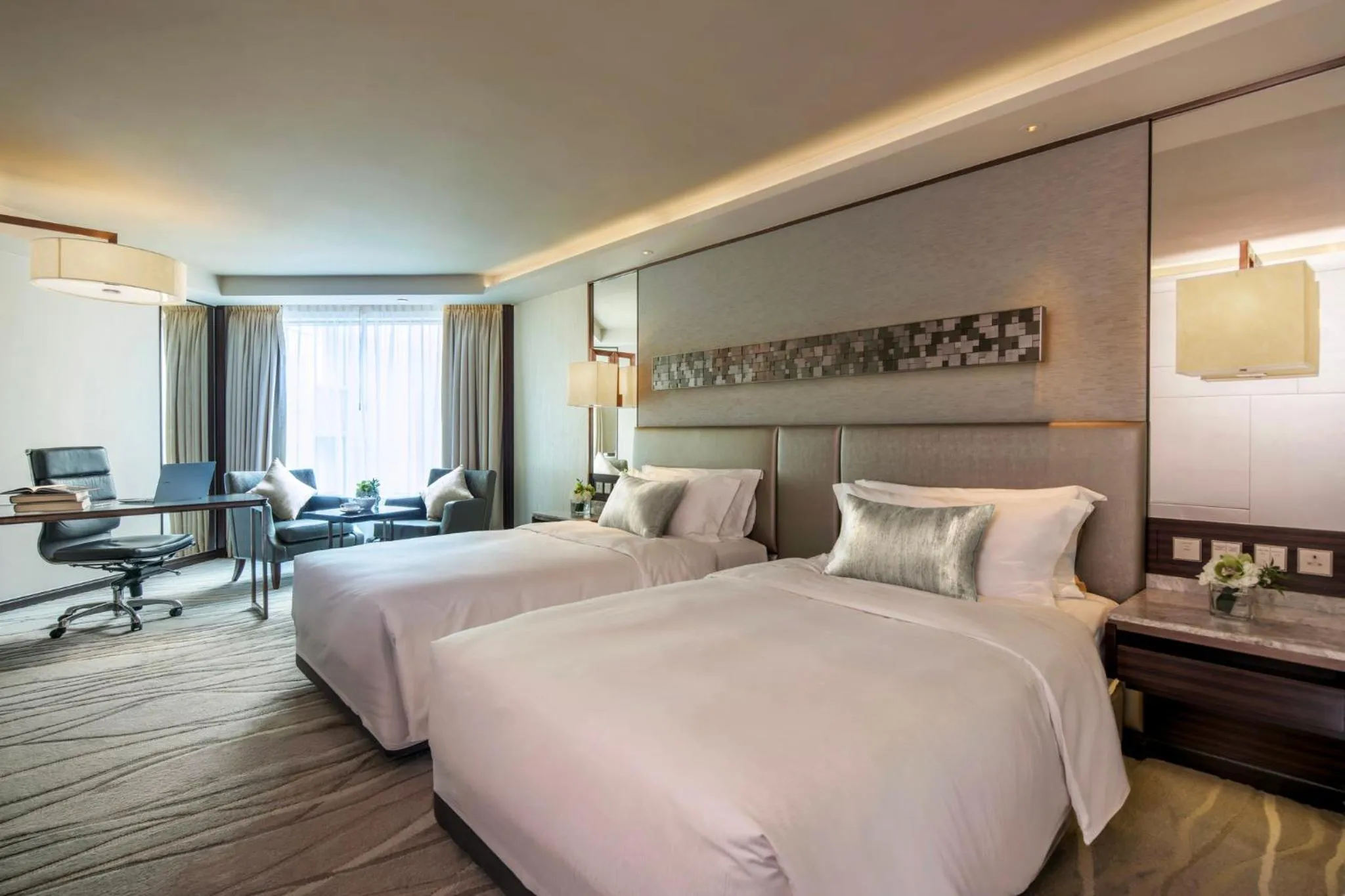 Photo of the whole room, Bed in InterContinental Grand Stanford Hong Kong by IHG