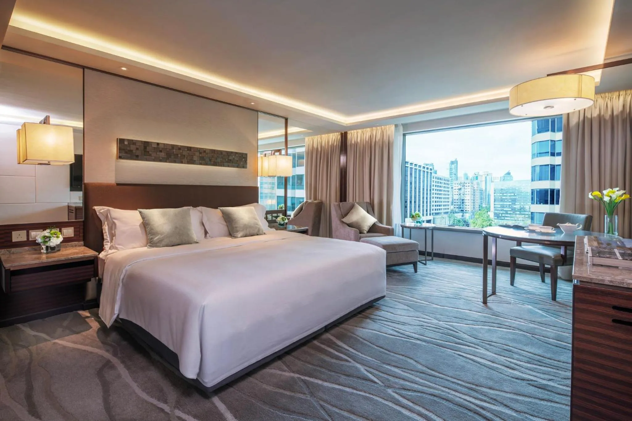 Photo of the whole room, Bed in InterContinental Grand Stanford Hong Kong by IHG
