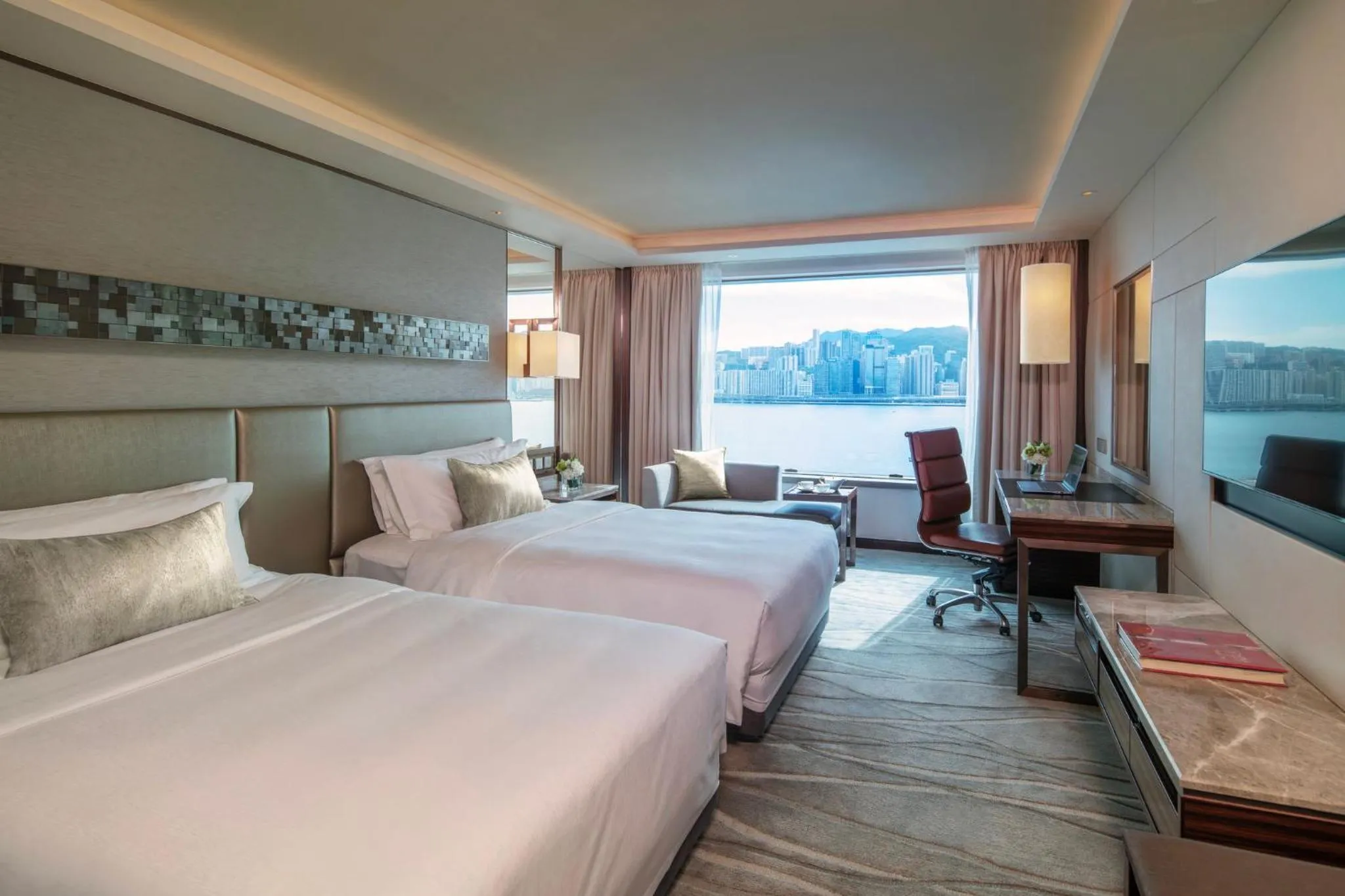 Photo of the whole room, Bed in InterContinental Grand Stanford Hong Kong by IHG