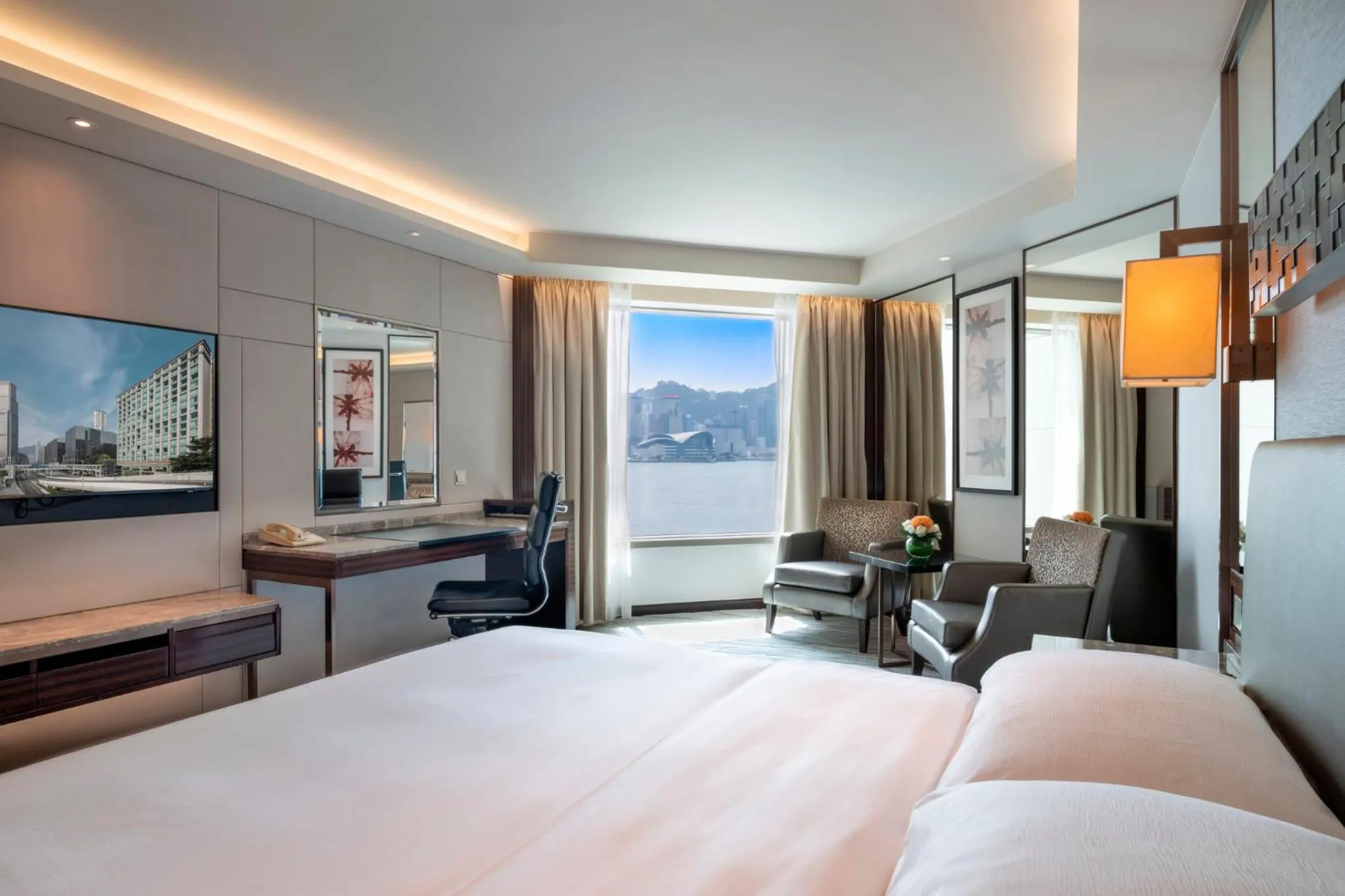 Photo of the whole room, Bed in InterContinental Grand Stanford Hong Kong by IHG