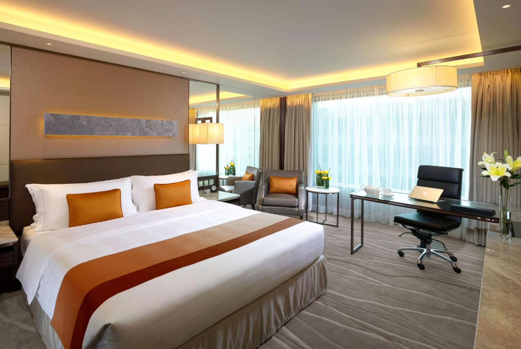 Photo of the whole room, Bed in InterContinental Grand Stanford Hong Kong by IHG