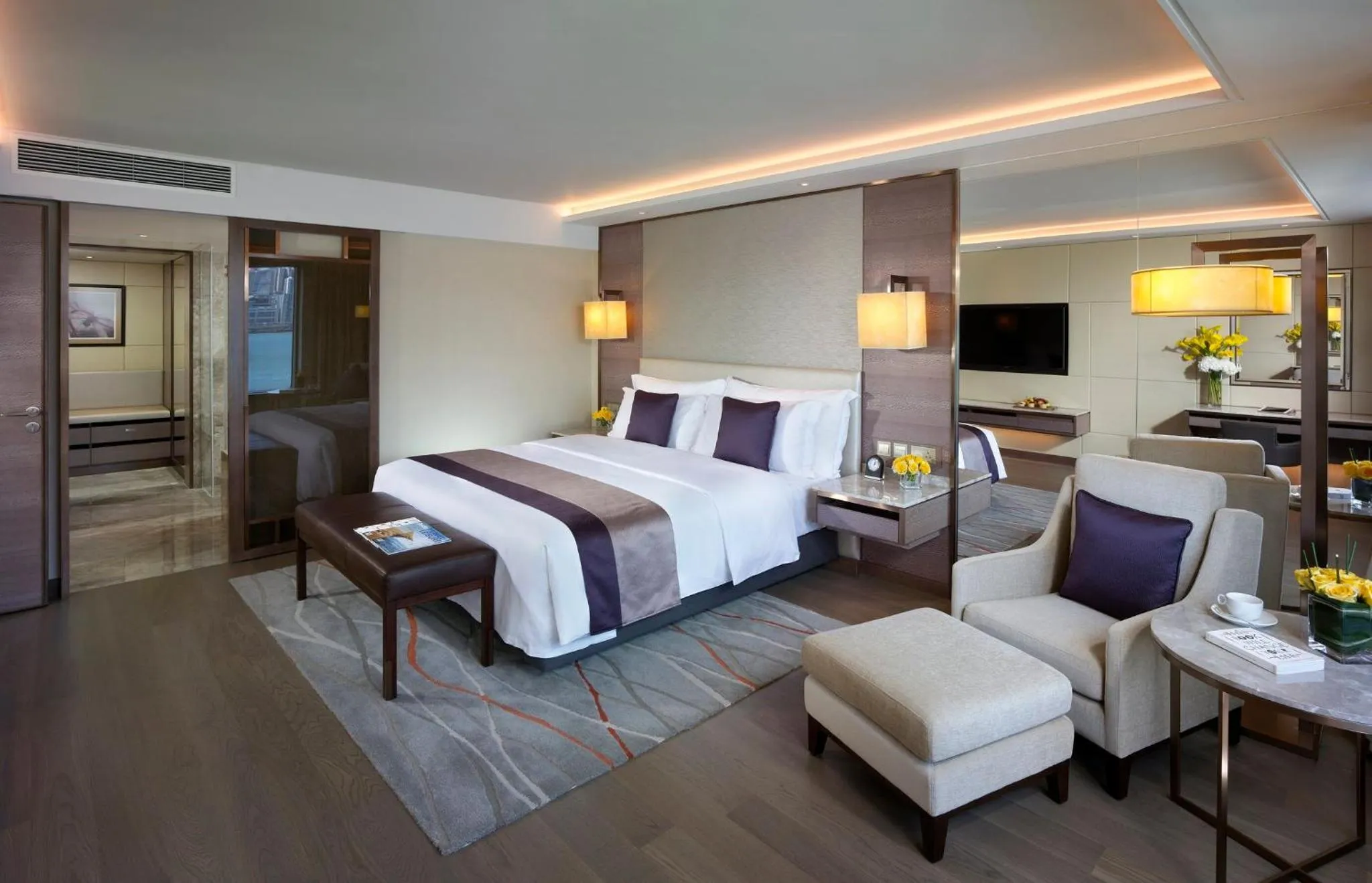 Photo of the whole room, Bed in InterContinental Grand Stanford Hong Kong by IHG