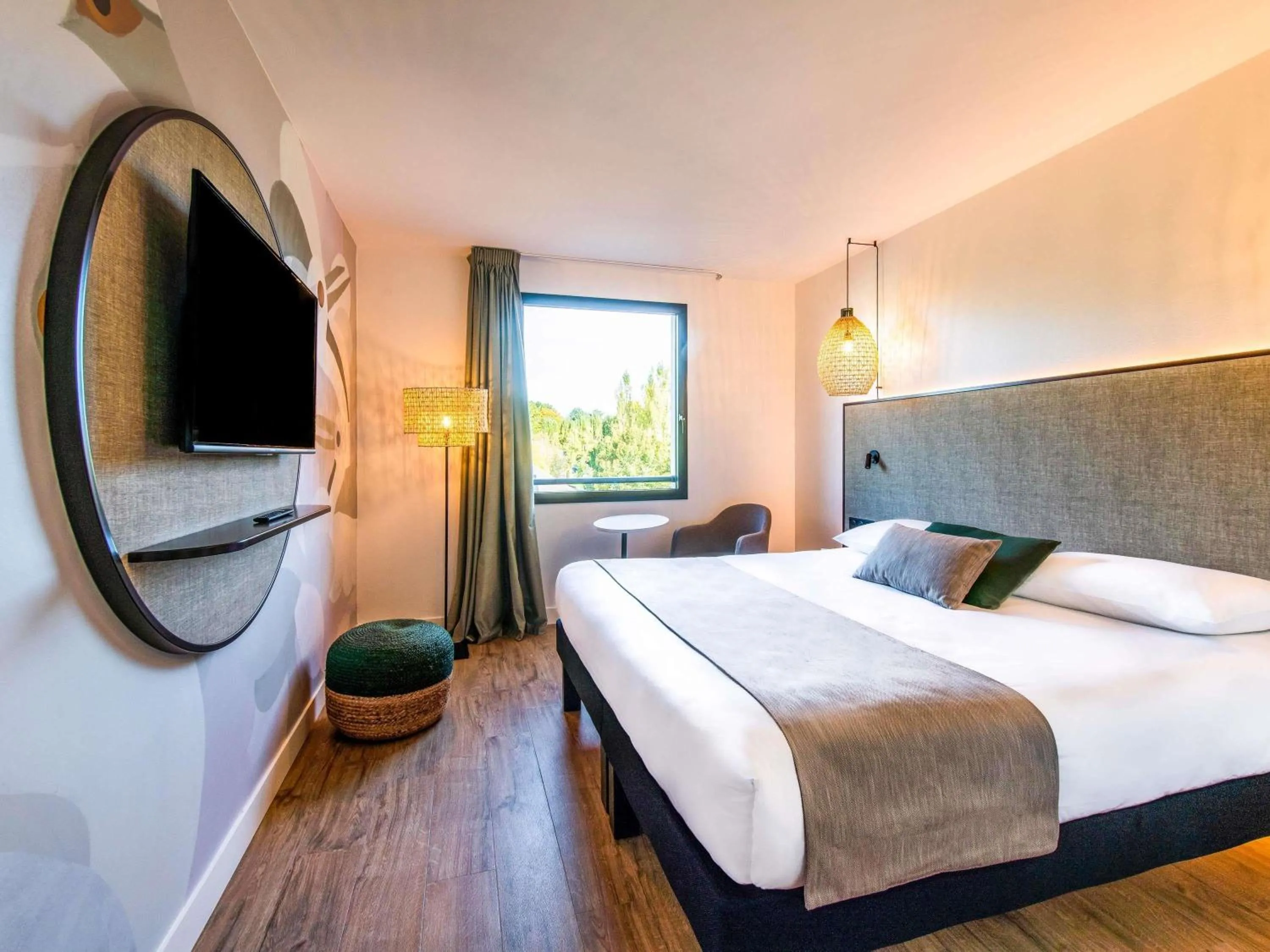 Bedroom, Bed in ibis Styles Rennes Cesson