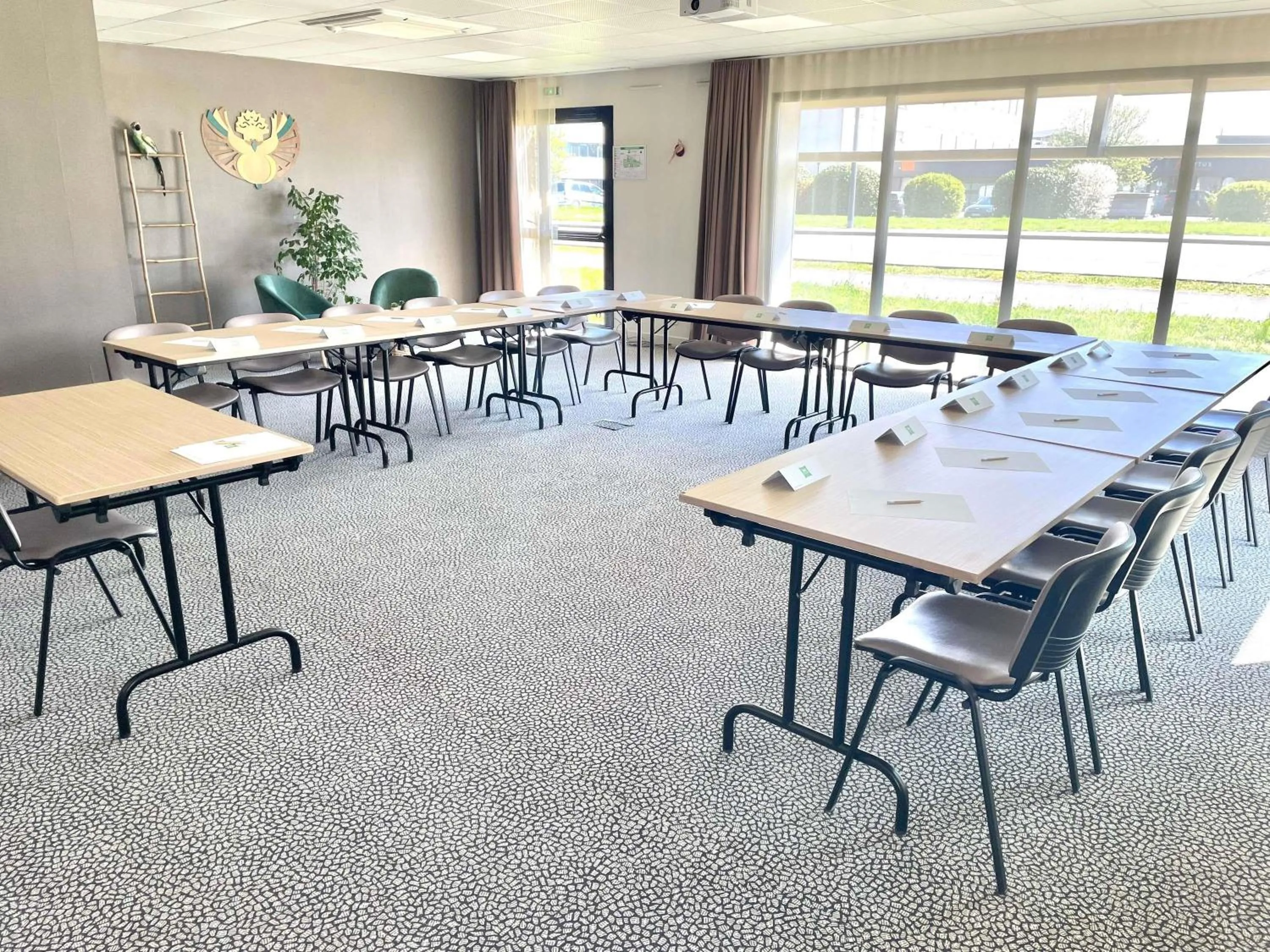 Meeting/conference room in ibis Styles Rennes Cesson