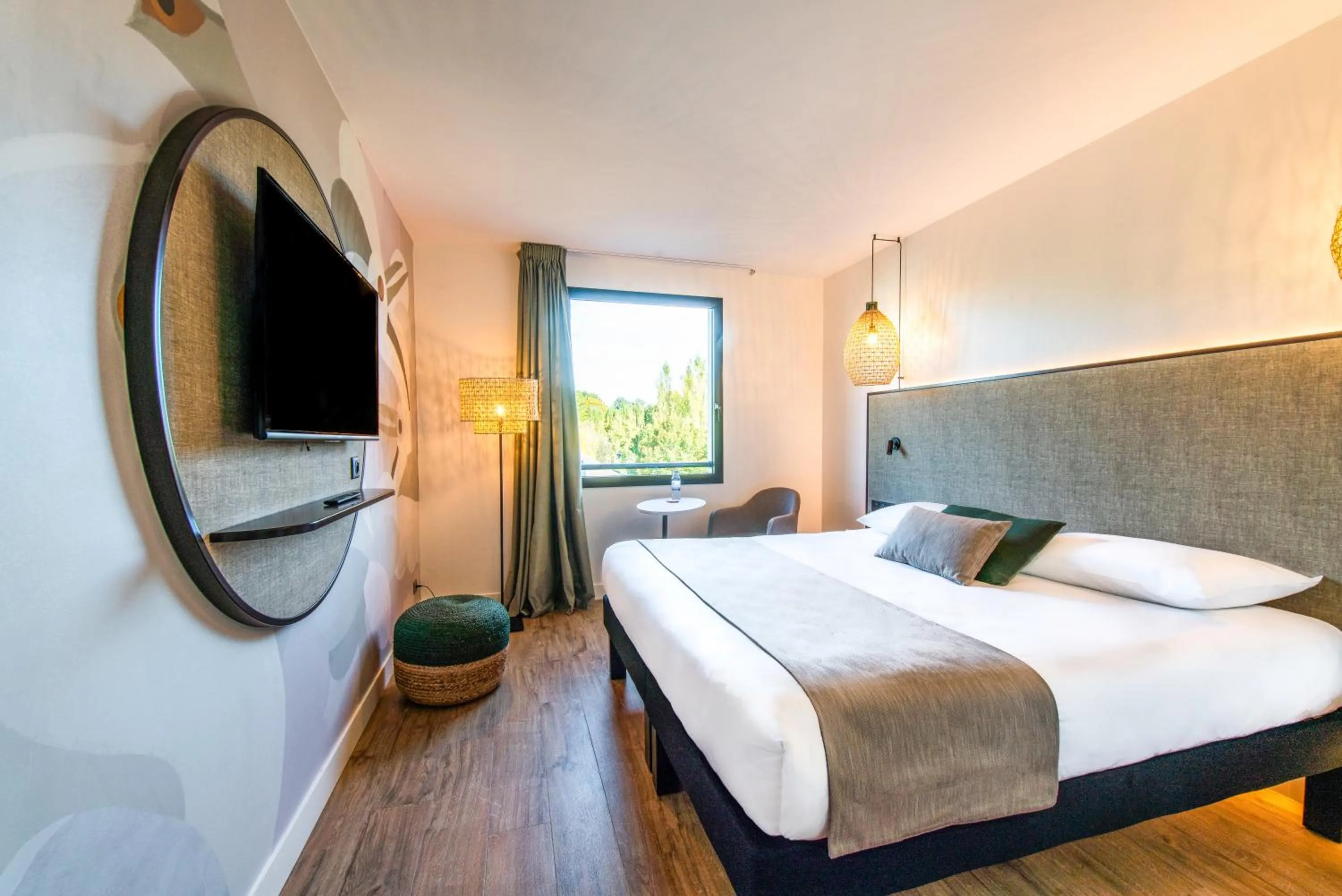 Bedroom, Bed in ibis Styles Rennes Cesson
