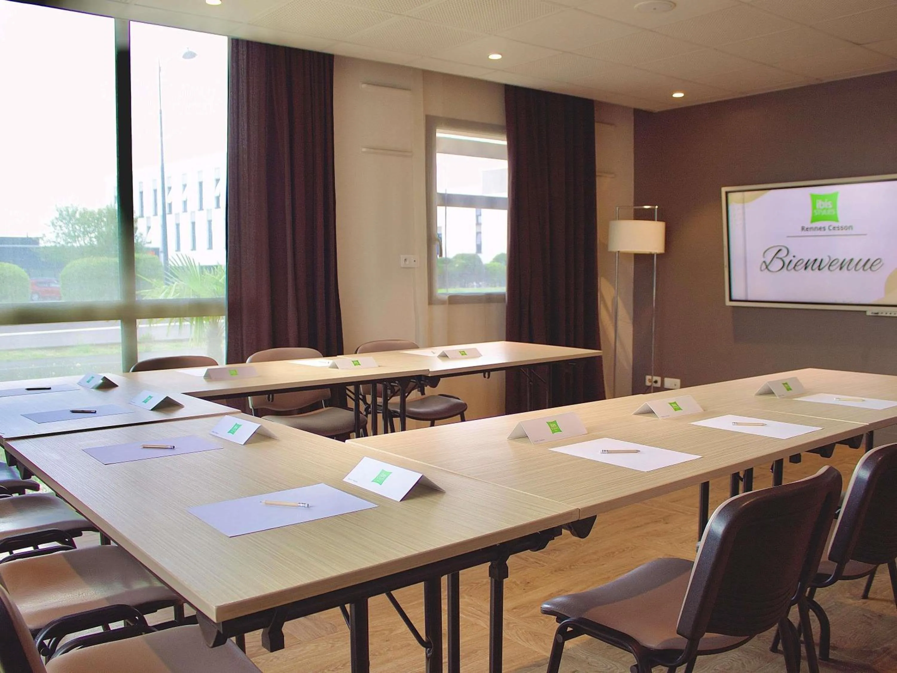 Meeting/conference room in ibis Styles Rennes Cesson