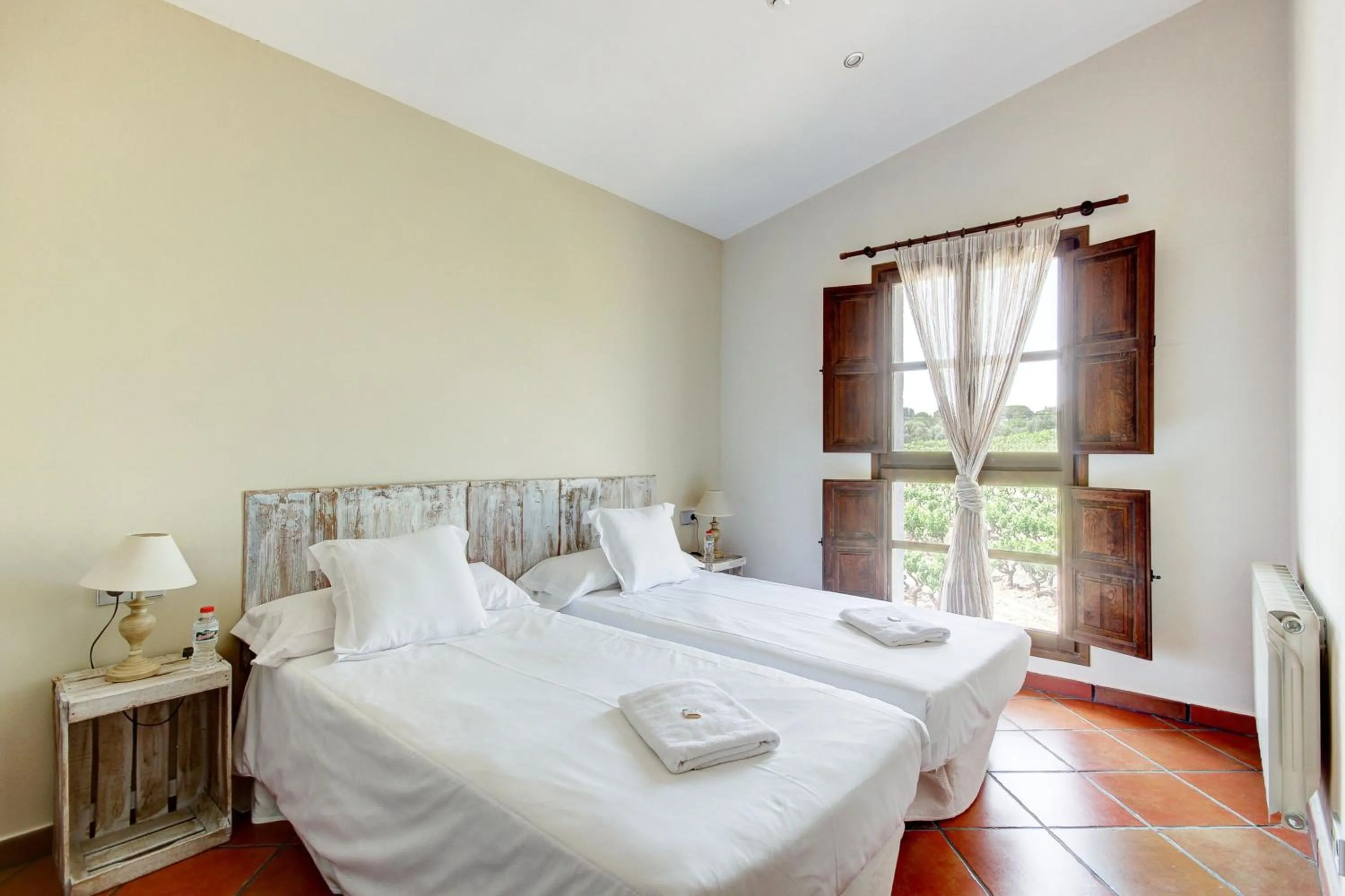 Photo of the whole room, Bed in Masia Can Canyes & Spa