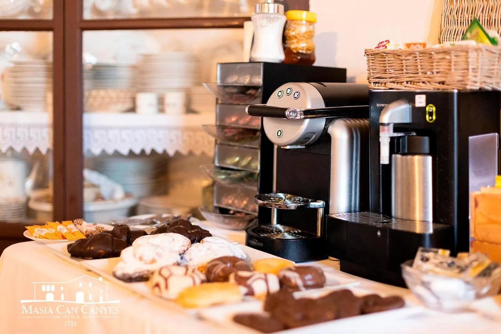 Breakfast in Masia Can Canyes & Spa