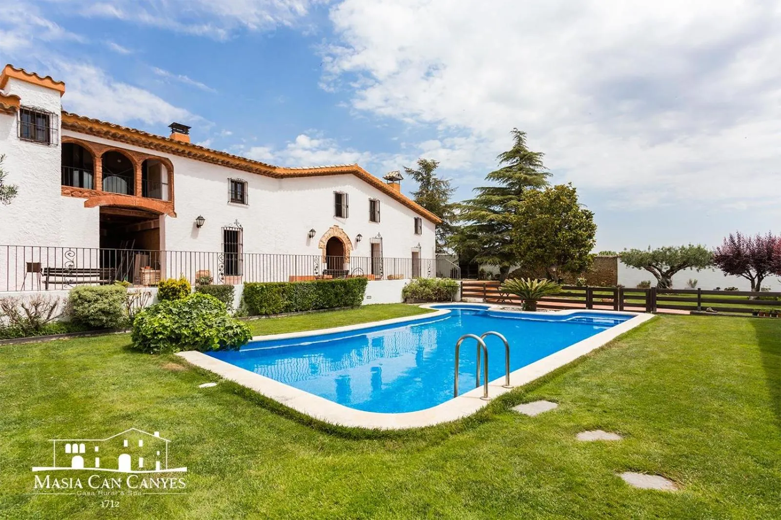 Property building in Masia Can Canyes & Spa