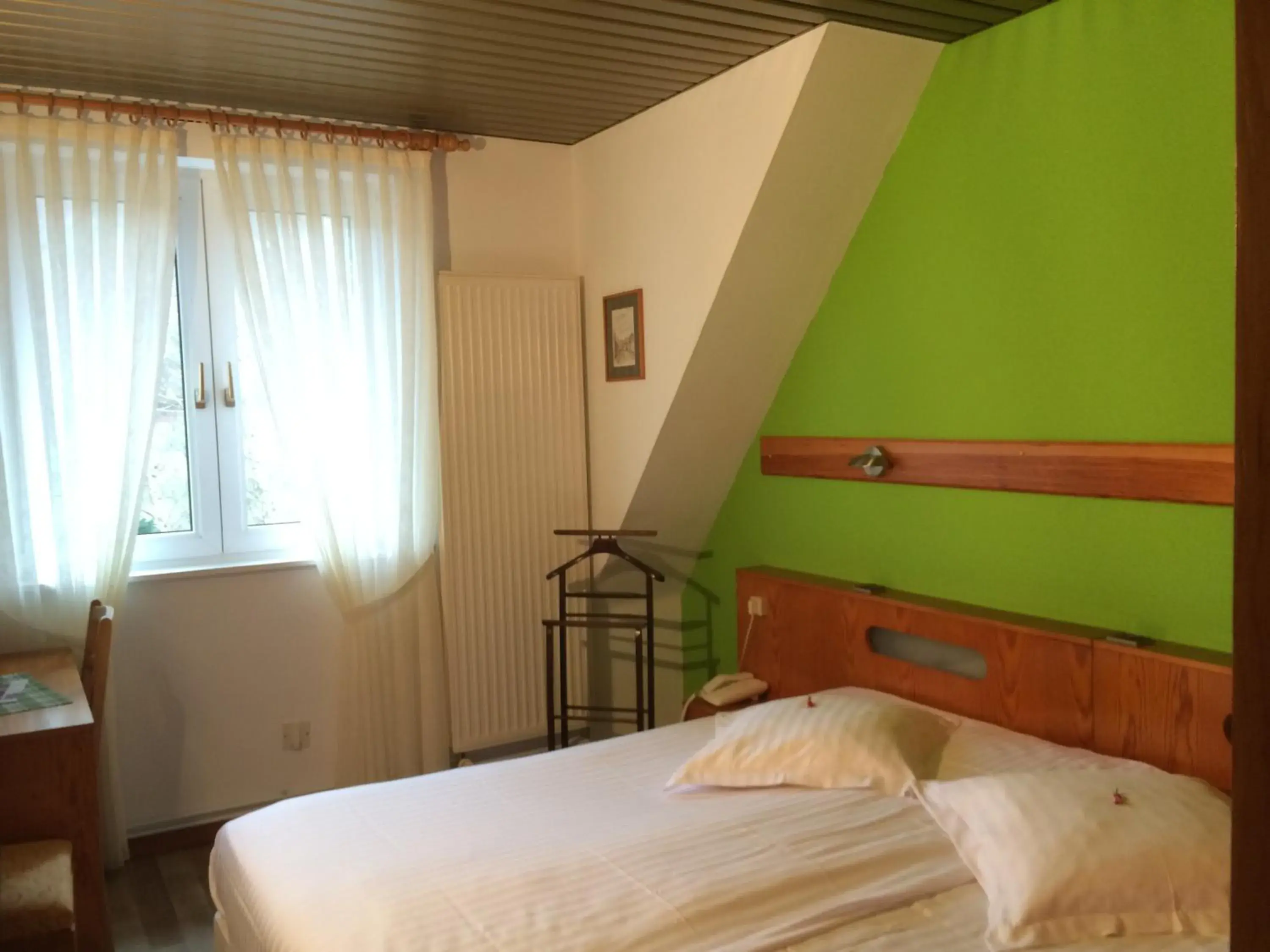 Bedroom, Bed in Logis Hôtel-Restaurant Auberge d'Imsthal Bedroom, Bed in Logis Hôtel-Restaurant Auberge d'Imsthal