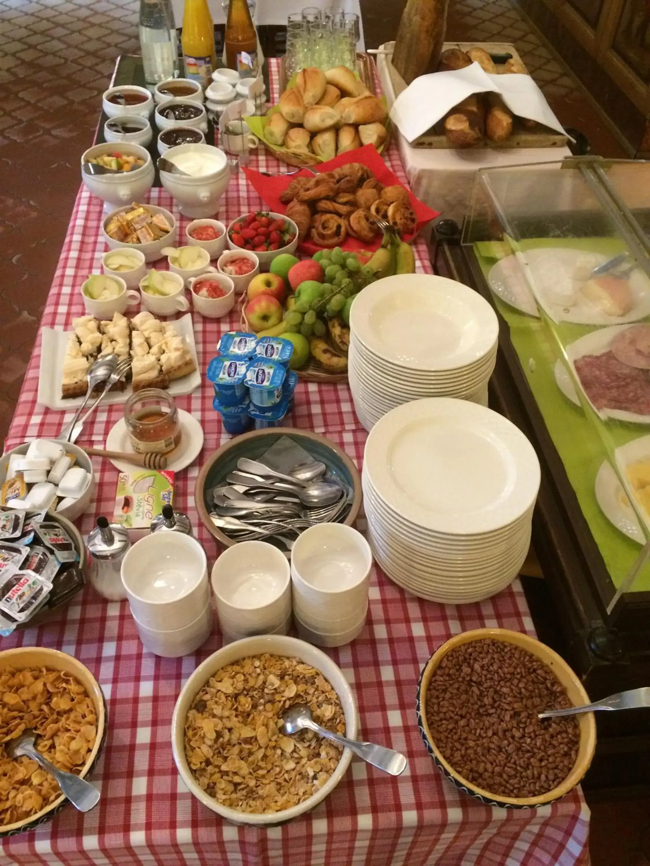 Breakfast in Logis Hôtel-Restaurant Auberge d'Imsthal Breakfast in Logis Hôtel-Restaurant Auberge d'Imsthal