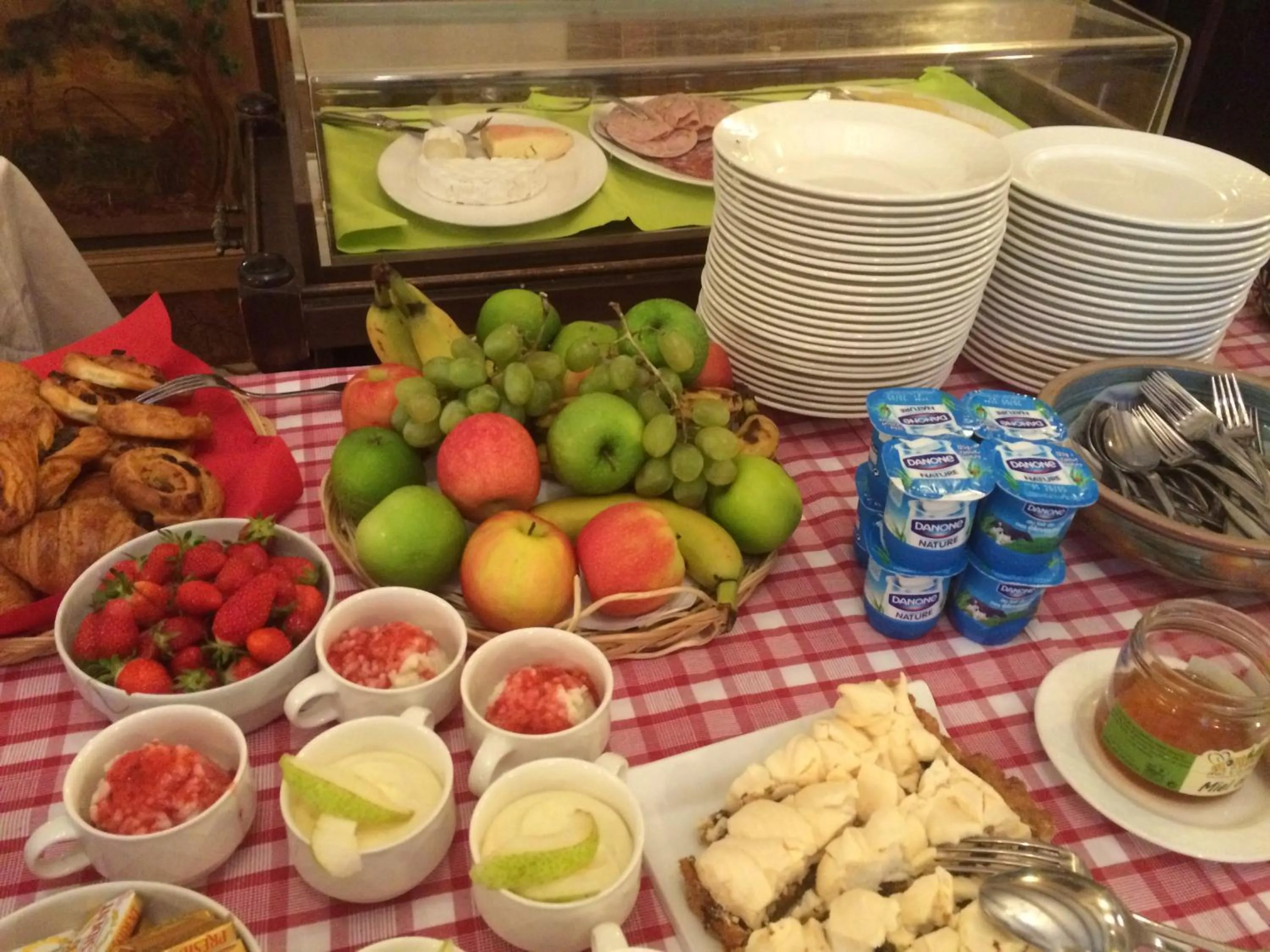 Breakfast in Logis Hôtel-Restaurant Auberge d'Imsthal
