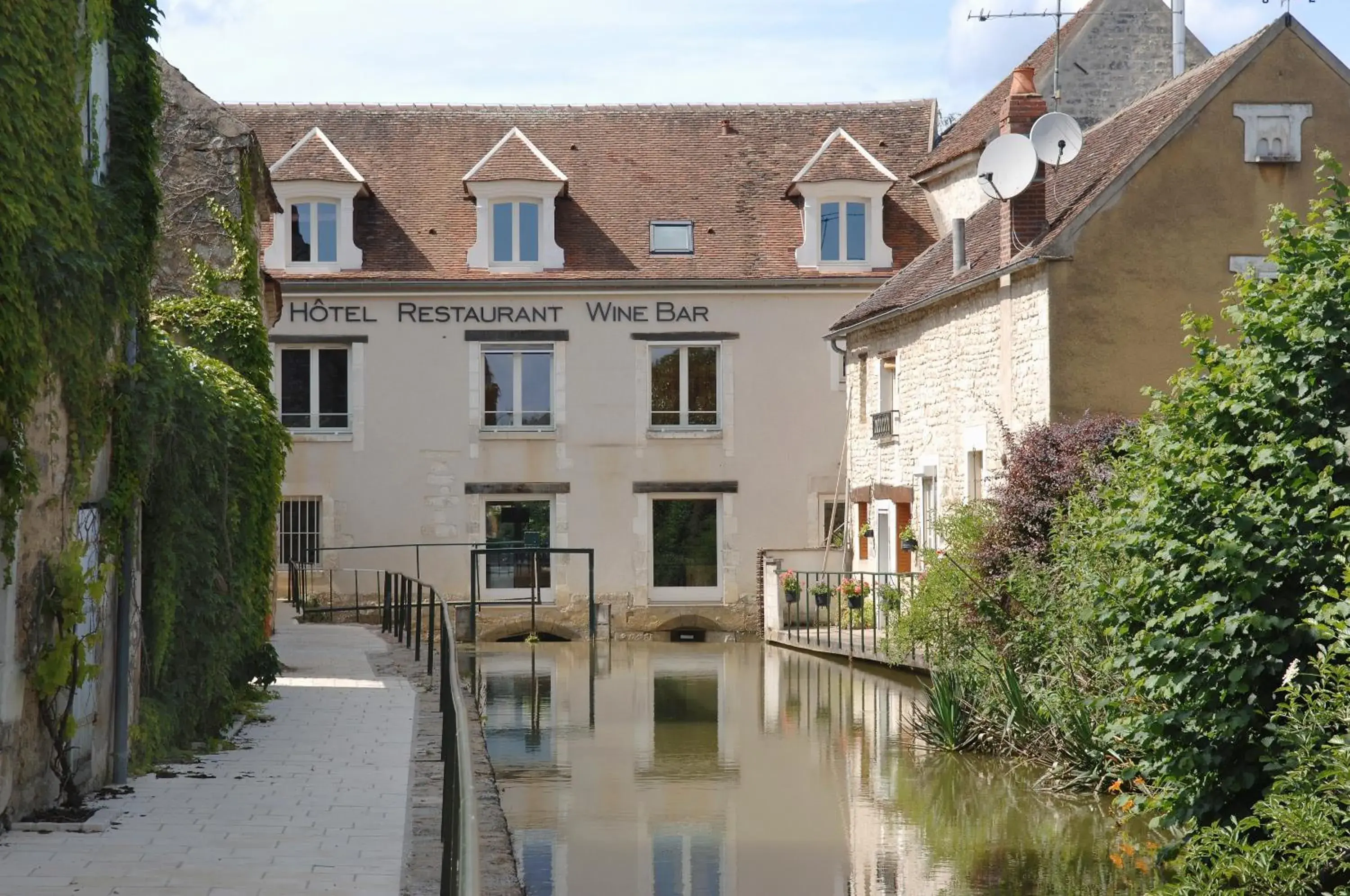 Au Vieux Moulin Au Vieux Moulin