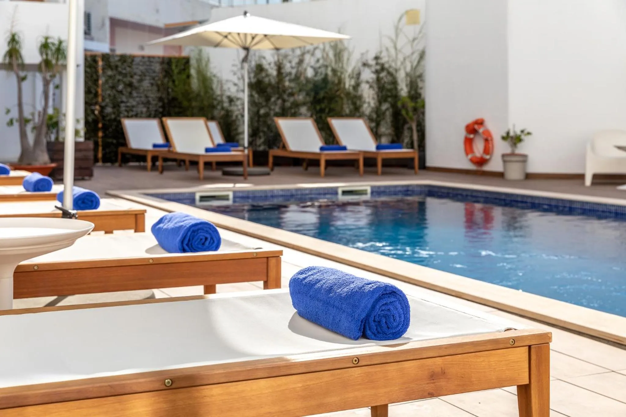 Swimming pool in Hotel Cidade de Olhão