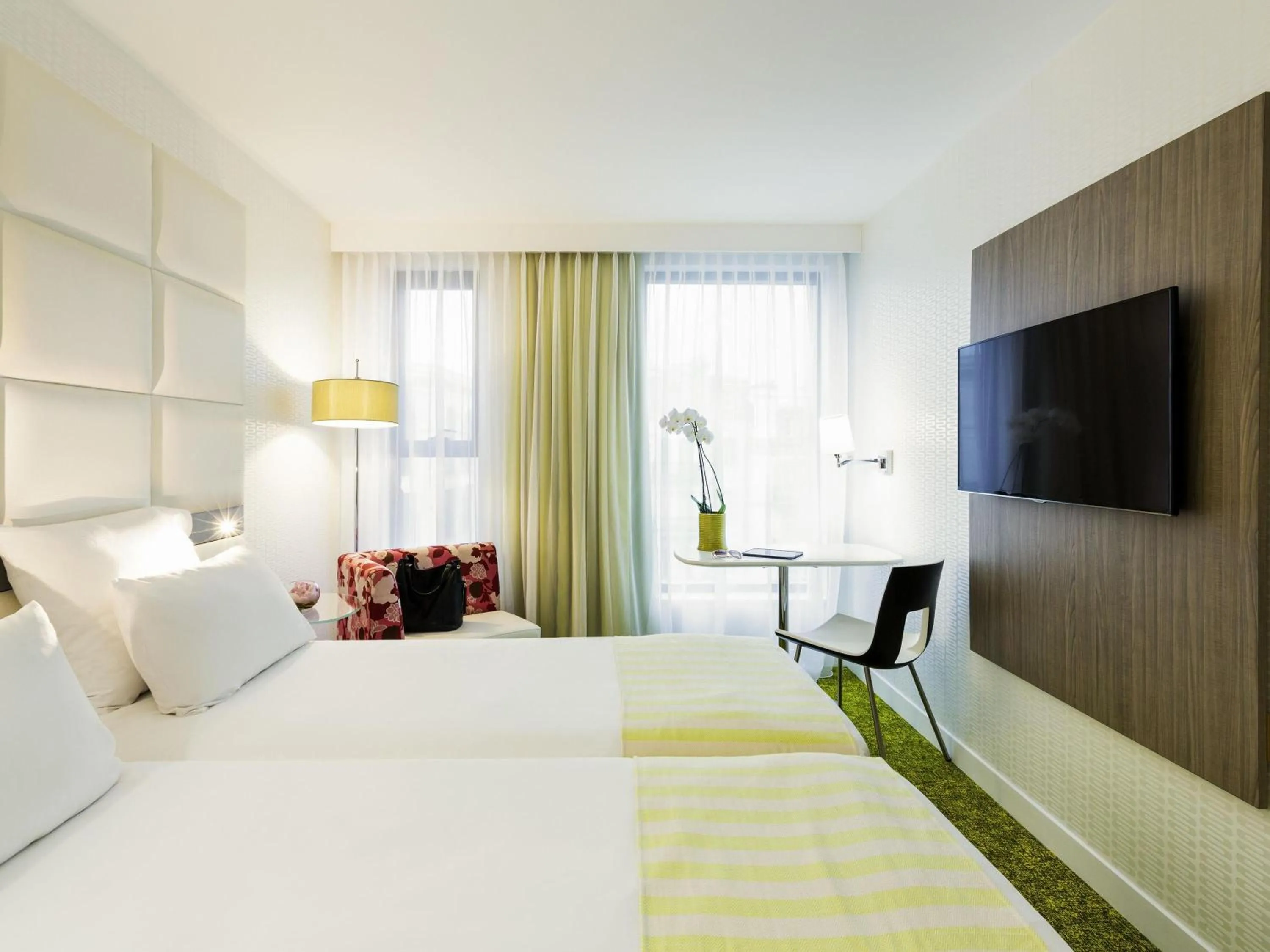 Bedroom, Bed in Mercure Président Biarritz Plage