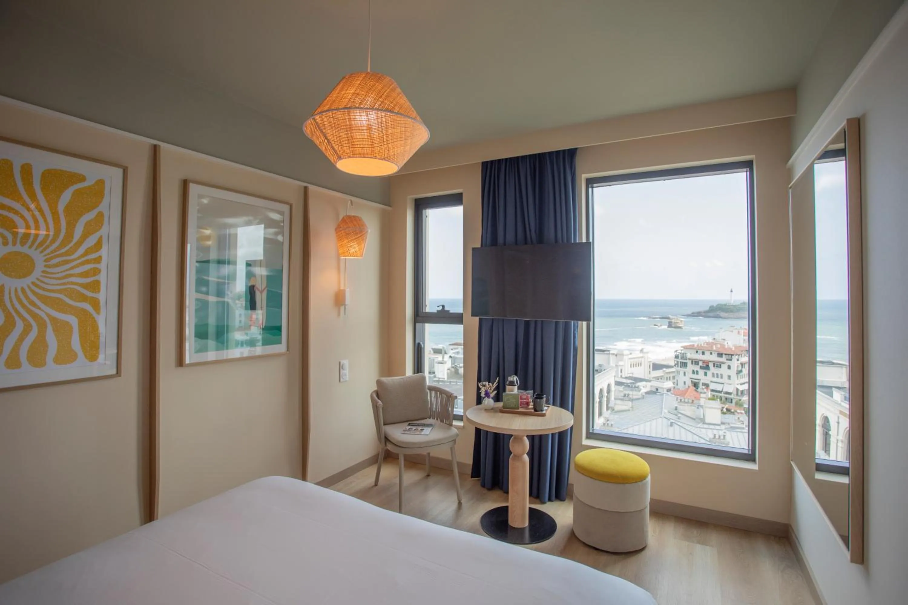 Bedroom, Bed in Mercure Président Biarritz Plage