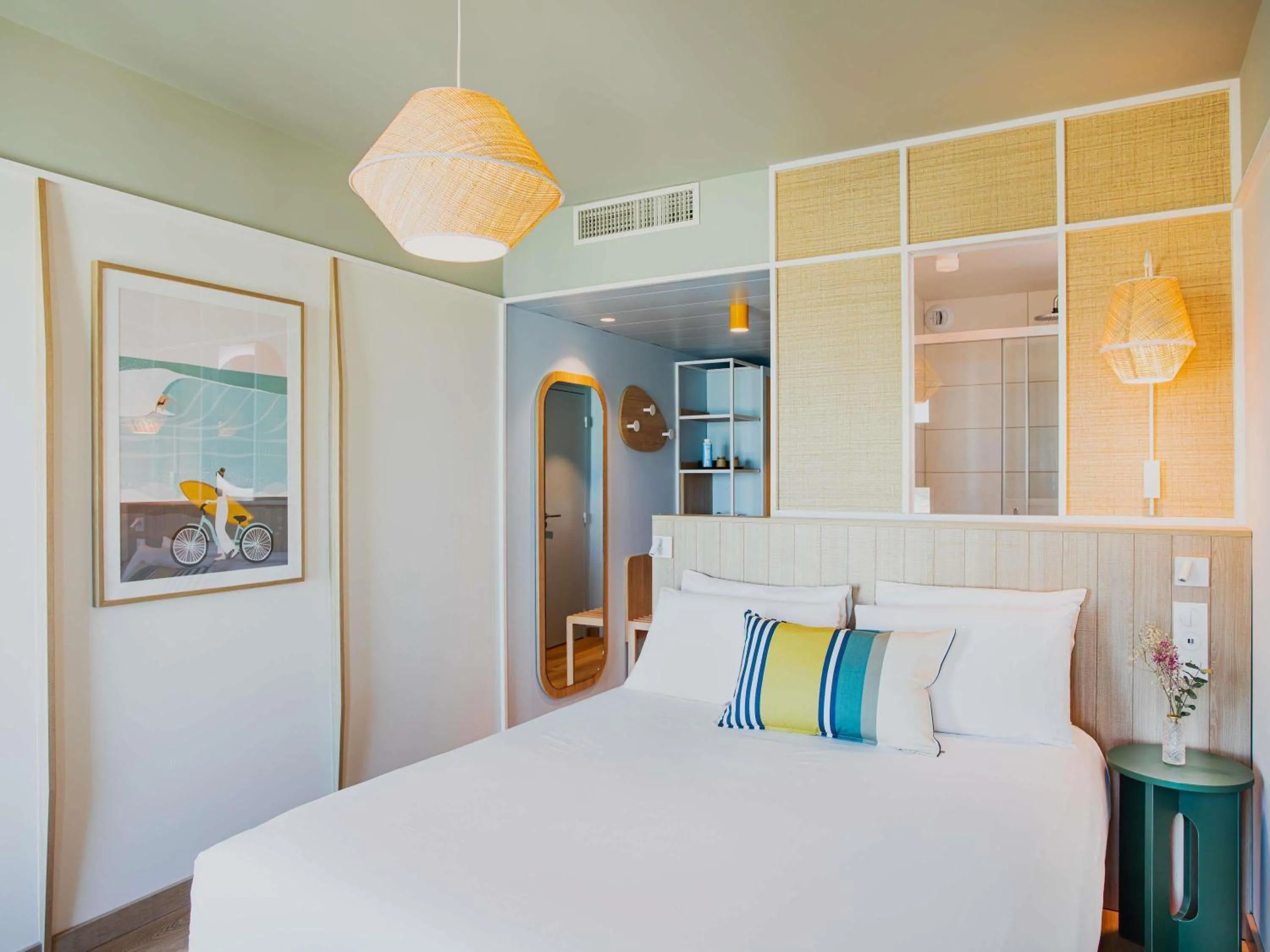 Bedroom, Bed in Mercure Président Biarritz Plage