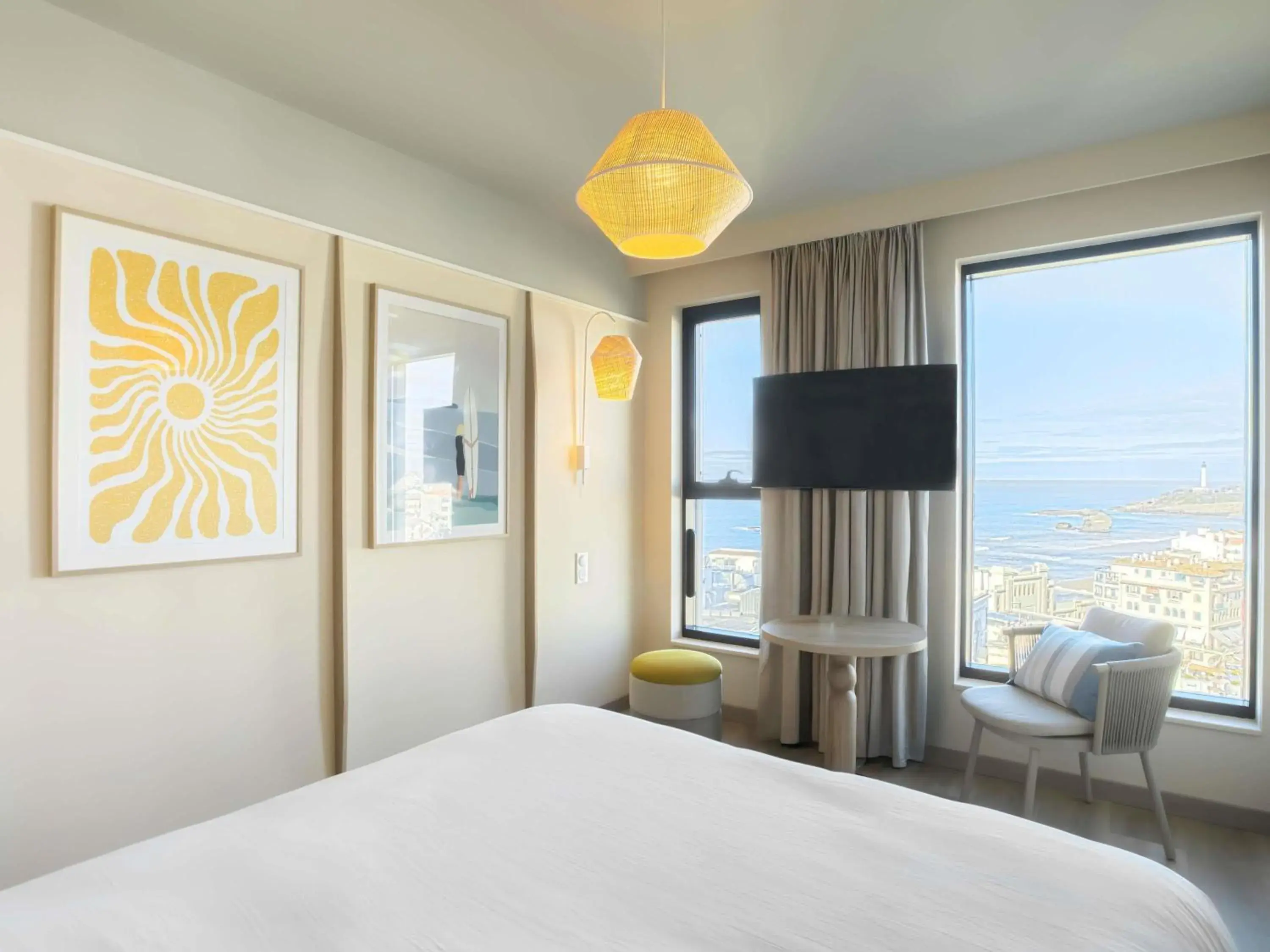 Bedroom, Bed in Mercure Président Biarritz Plage Bedroom, Bed in Mercure Président Biarritz Plage