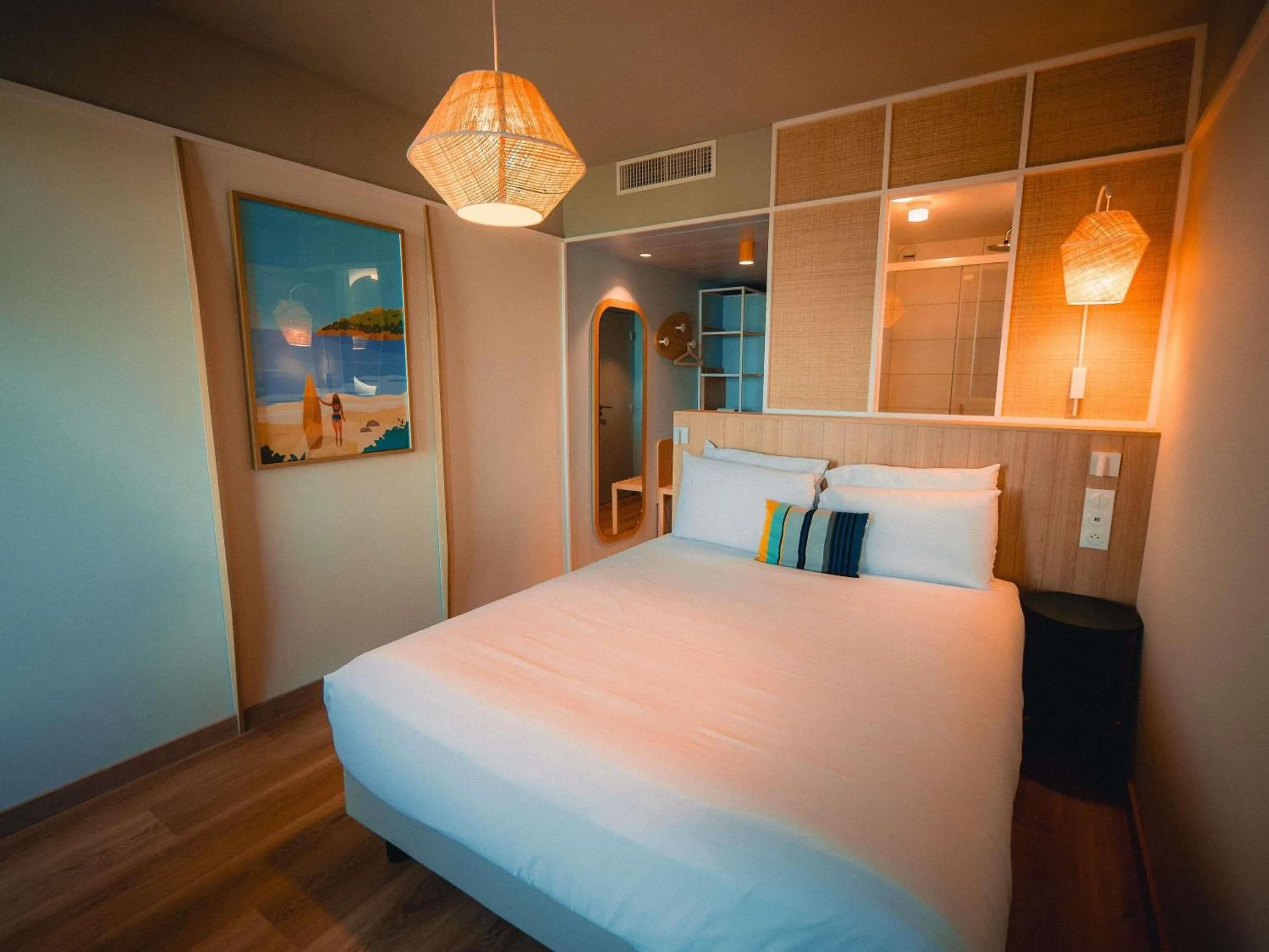 Bedroom, Bed in Mercure Président Biarritz Plage