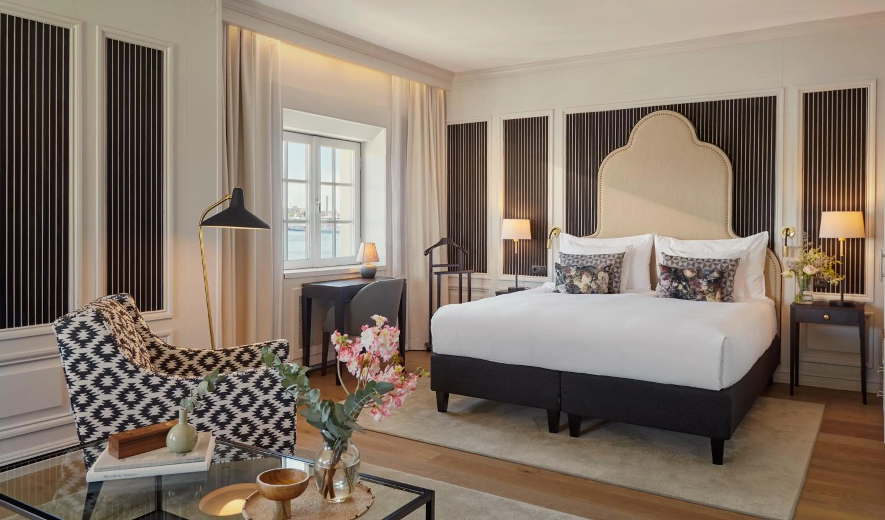 Bed in Hôtel Reisen in The Unbound Collection by Hyatt