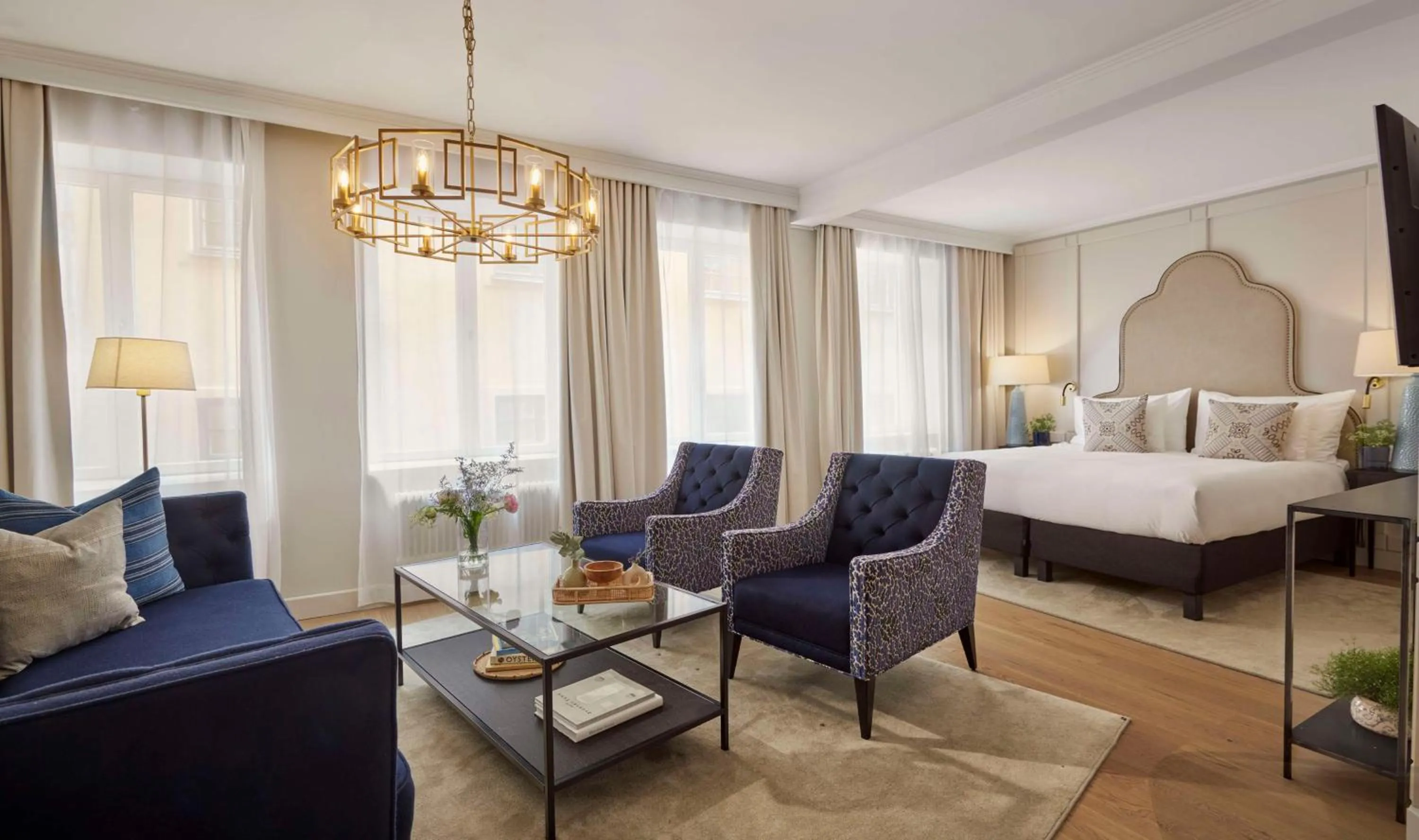 Photo of the whole room, Bed in Hôtel Reisen in The Unbound Collection by Hyatt