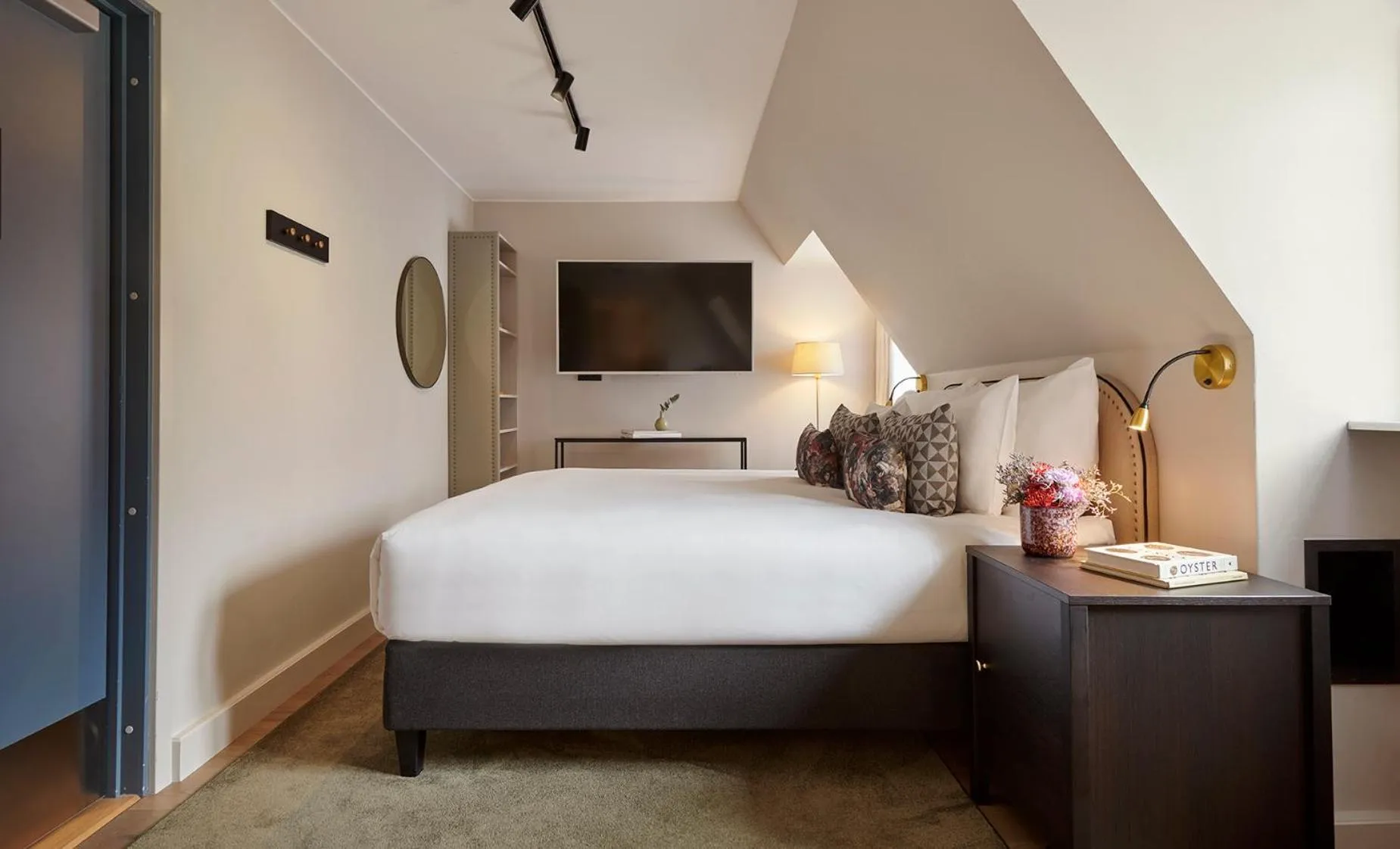 Bed in Hôtel Reisen in The Unbound Collection by Hyatt