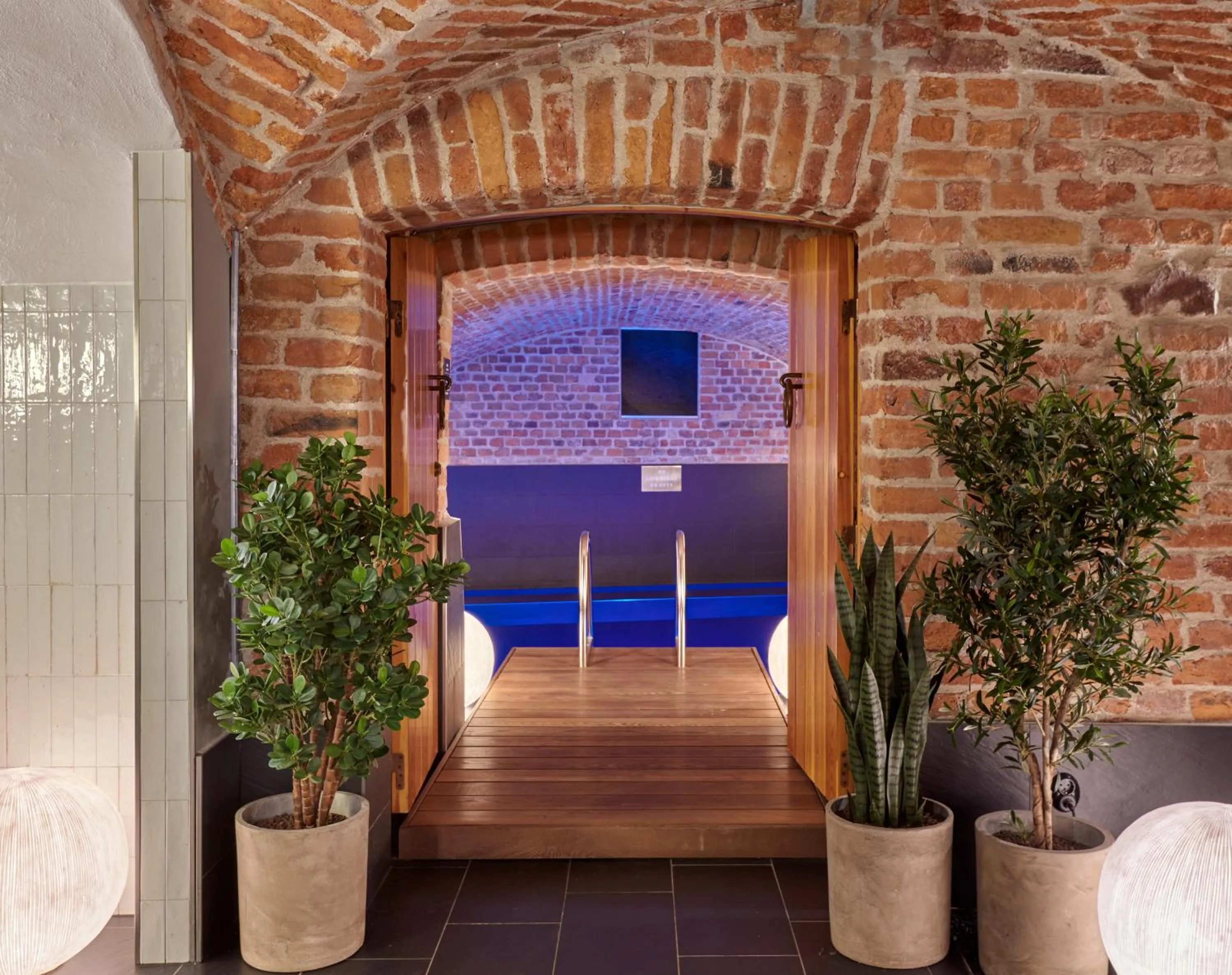 Swimming pool in Hôtel Reisen in The Unbound Collection by Hyatt